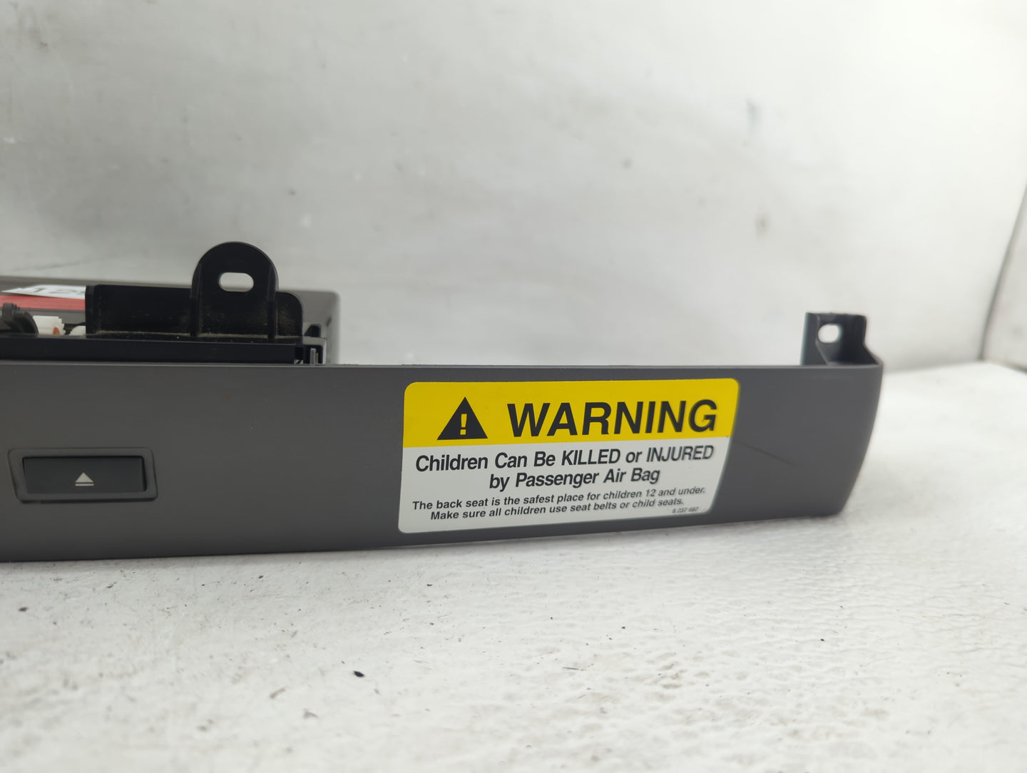 2002 Bmw 745i Radio AM FM Cd Player Receiver Replacement P/N:6 923 547 Fits OEM Used Auto Parts - Oemusedautoparts1.com