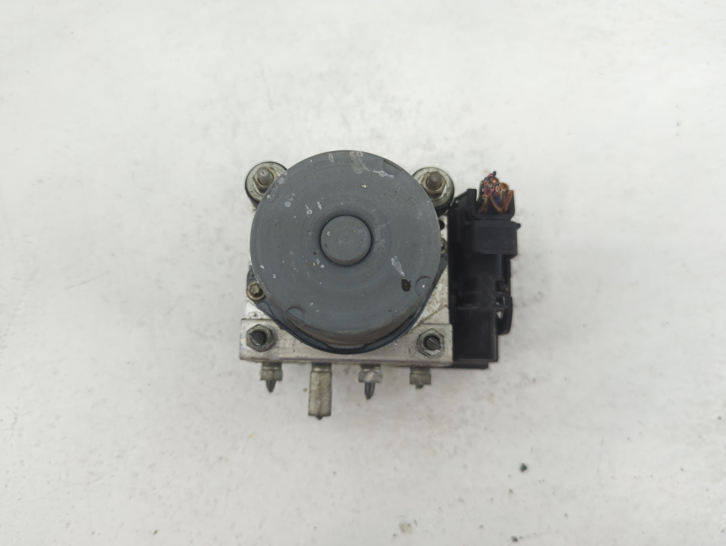 2002-2005 Bmw 745i ABS Pump Control Module Replacement P/N:0 265 231 Fits Fits 2002 2003 2004 2005 OEM Used Auto Parts - Oem