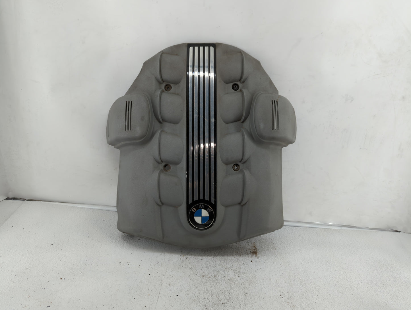 2002 Bmw 745i Engine Cover - Oemusedautoparts1.com
