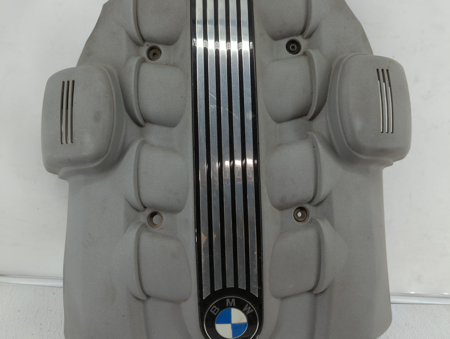 2002 Bmw 745i Engine Cover - Oemusedautoparts1.com