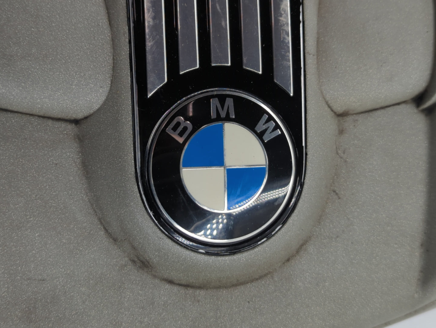 2002 Bmw 745i Engine Cover - Oemusedautoparts1.com