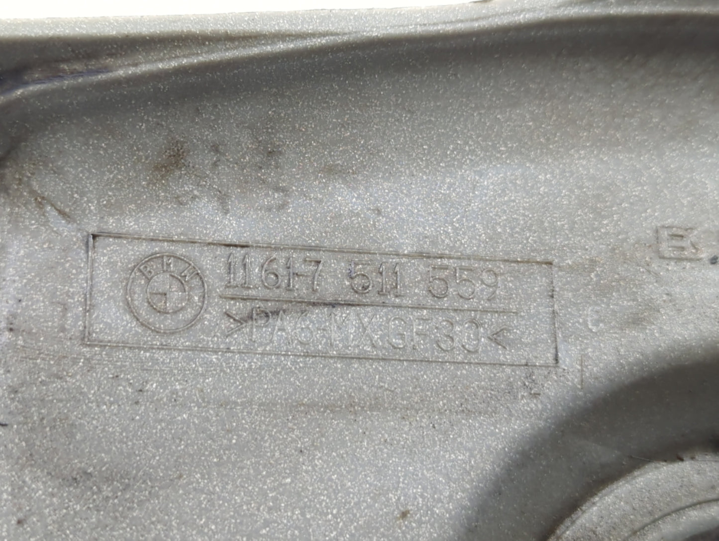 2002 Bmw 745i Engine Cover - Oemusedautoparts1.com