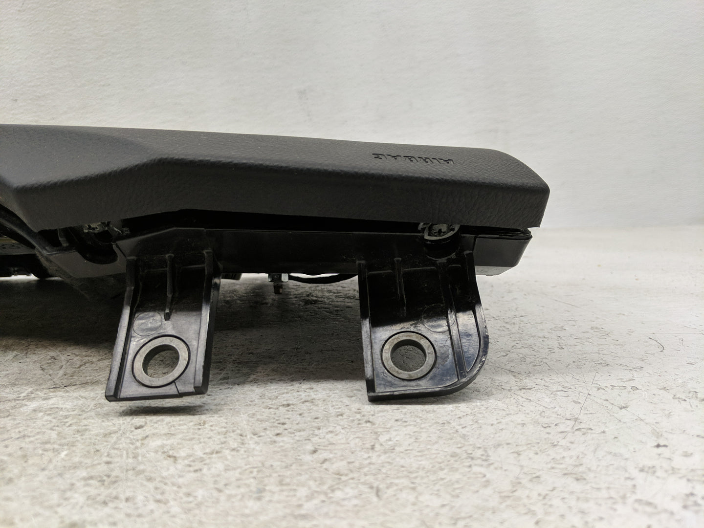 2002 Bmw 7 Series Air Bag Driver Left Knee OEM P/N:51457020772 Fits OEM Used Auto Parts - Oemusedautoparts1.com