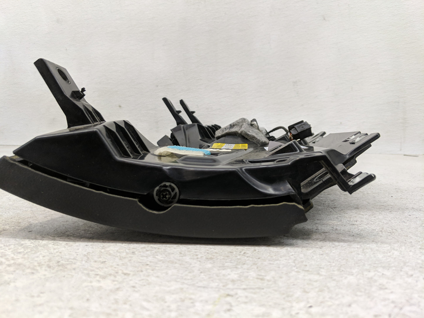 2002 Bmw 7 Series Air Bag Driver Left Knee OEM P/N:51457020772 Fits OEM Used Auto Parts - Oemusedautoparts1.com