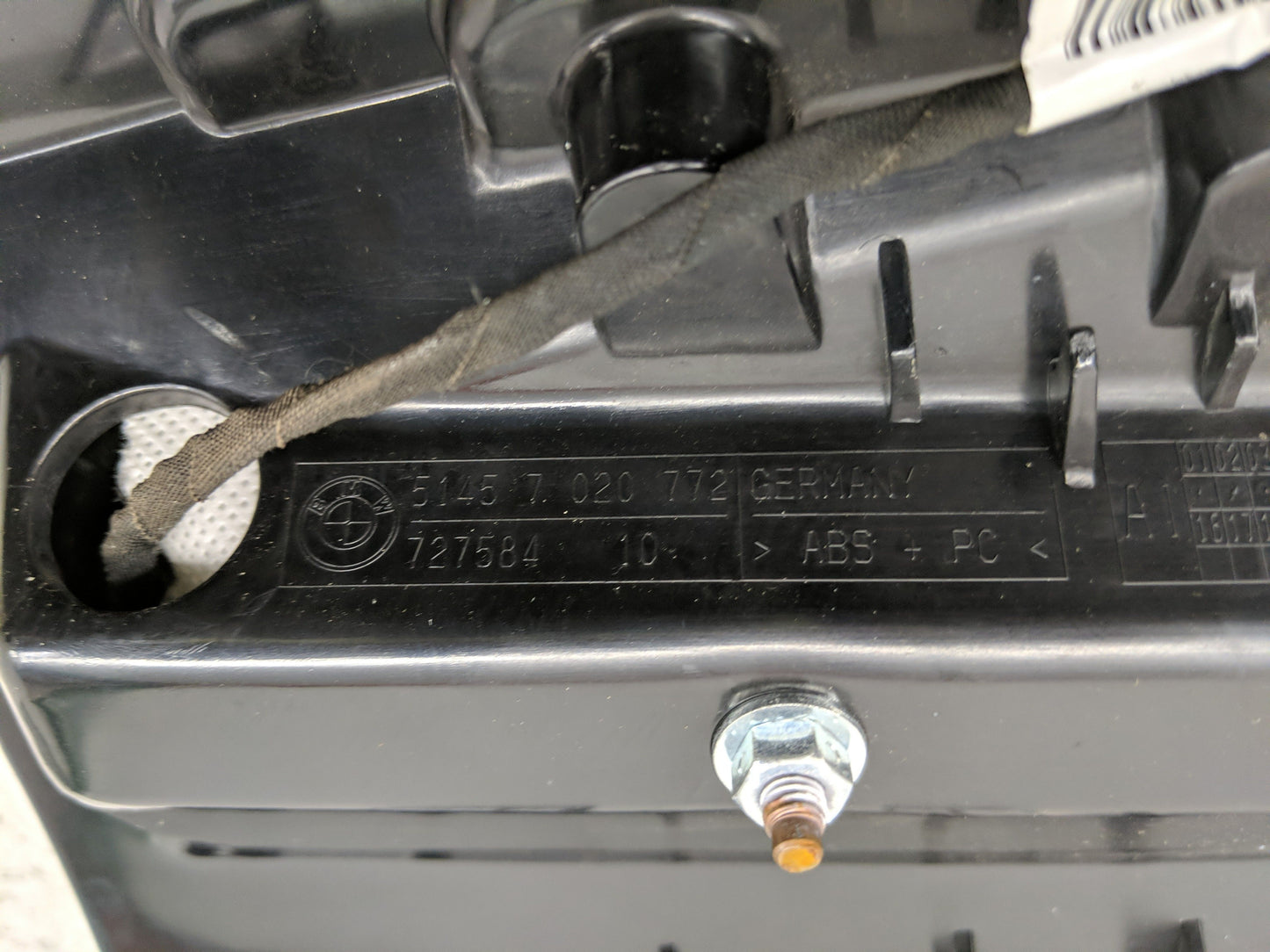 2002 Bmw 7 Series Air Bag Driver Left Knee OEM P/N:51457020772 Fits OEM Used Auto Parts - Oemusedautoparts1.com