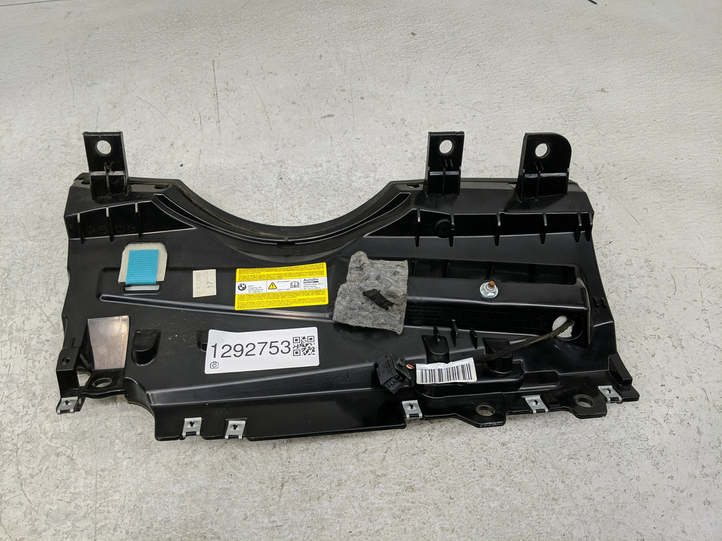2002 Bmw 7 Series Air Bag Driver Left Knee OEM P/N:51457020772 Fits OEM Used Auto Parts - Oemusedautoparts1.com