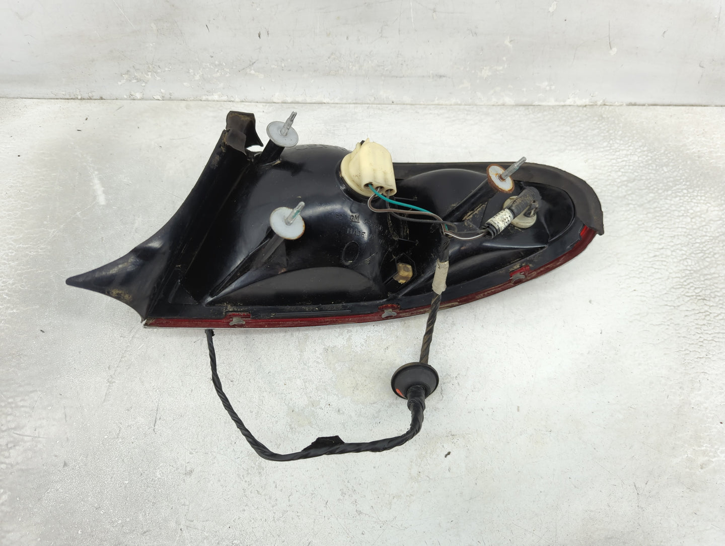 1997-2005 Buick Century Tail Light Assembly Driver Left OEM P/N:16523313 Fits Fits 1997 1998 1999 2000 2001 2002 2003 2004 2