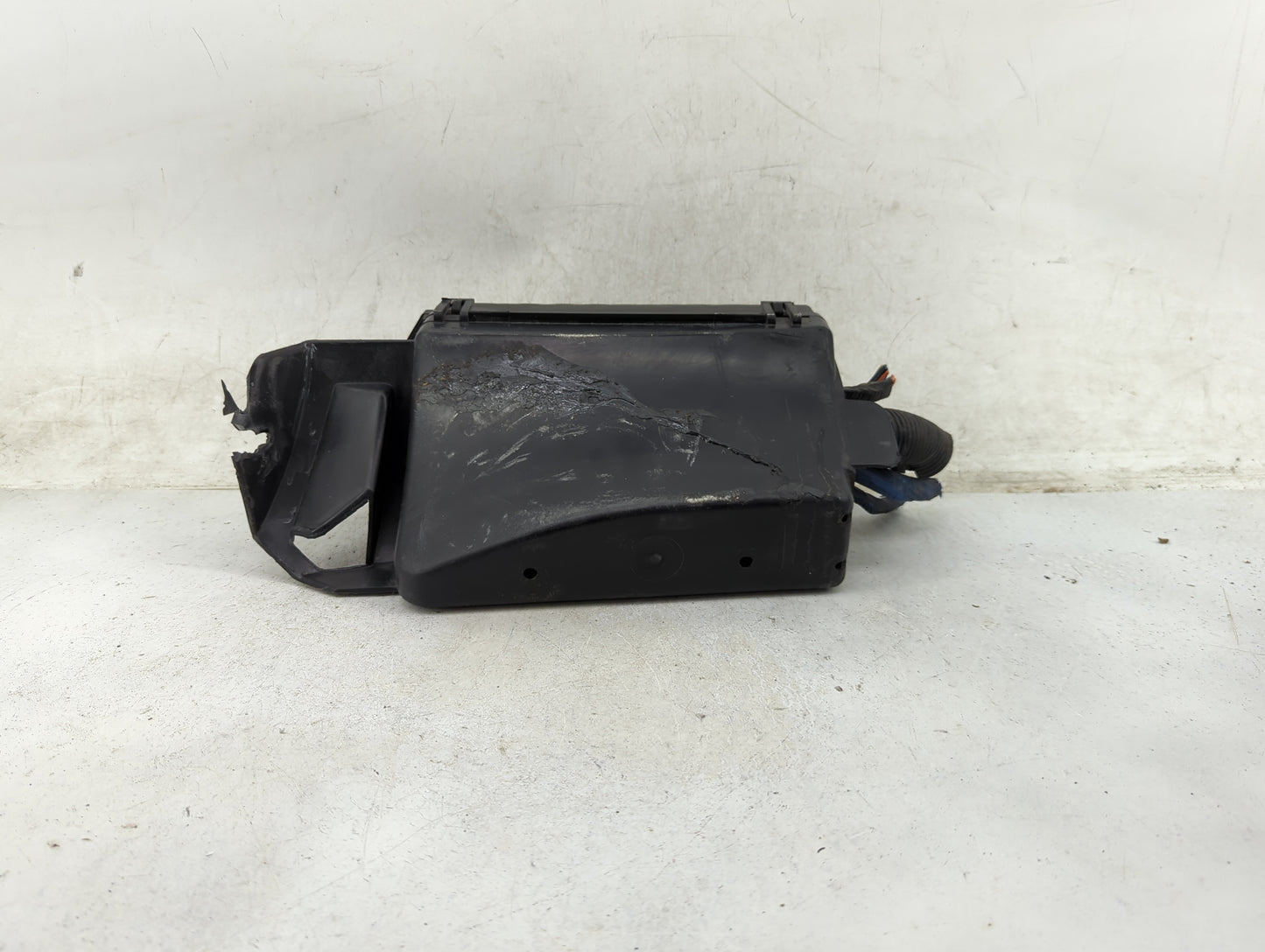 2000-2005 Buick Century Fusebox Fuse Box Panel Relay Module P/N:15404326 Fits Fits 2000 2001 2002 2003 2004 2005 OEM Used Au