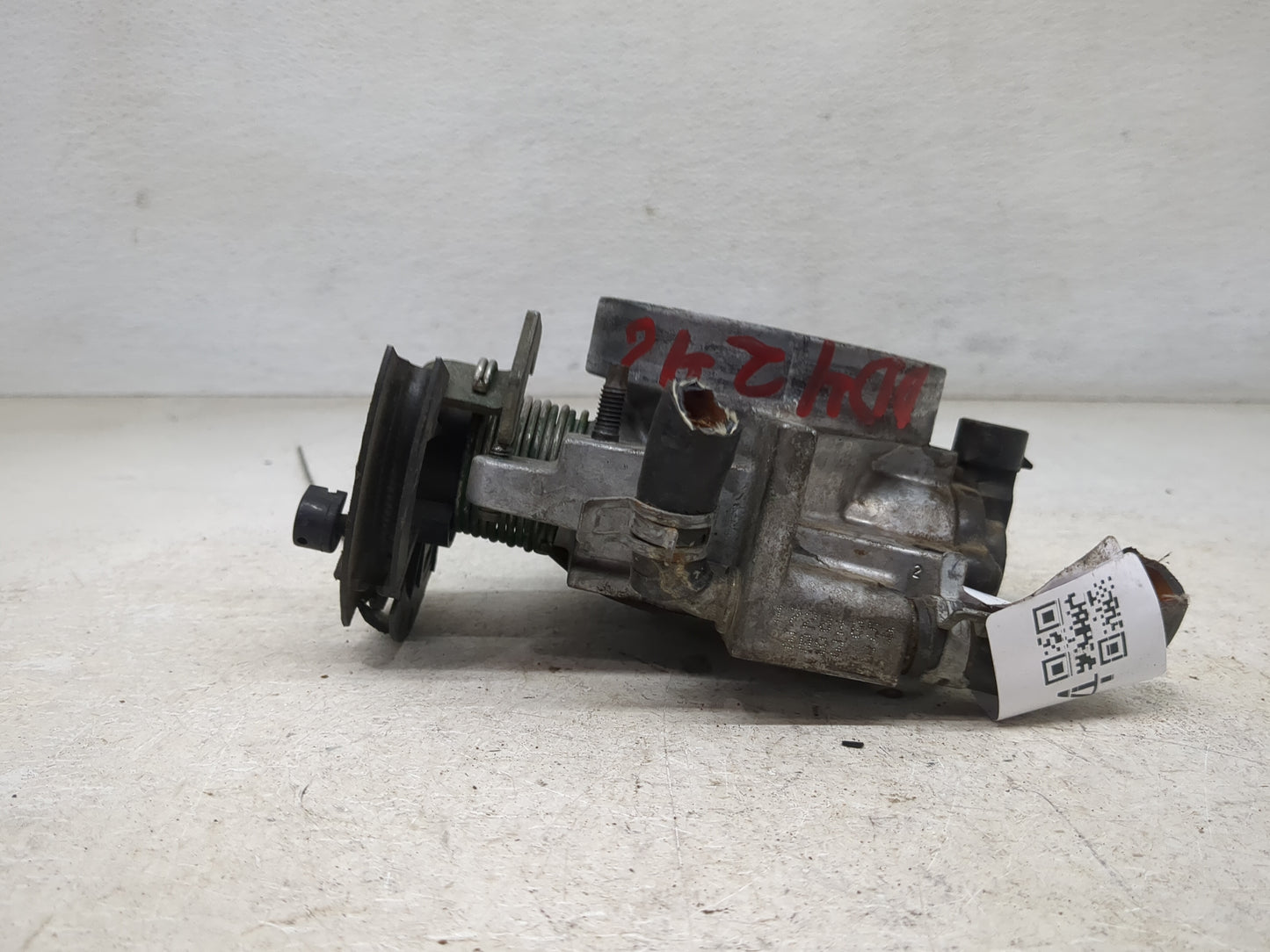 2001-2005 Buick Century Throttle Body Fits Fits 2001 2002 2003 2004 2005 OEM Used Auto Parts - Oemusedautoparts1.com