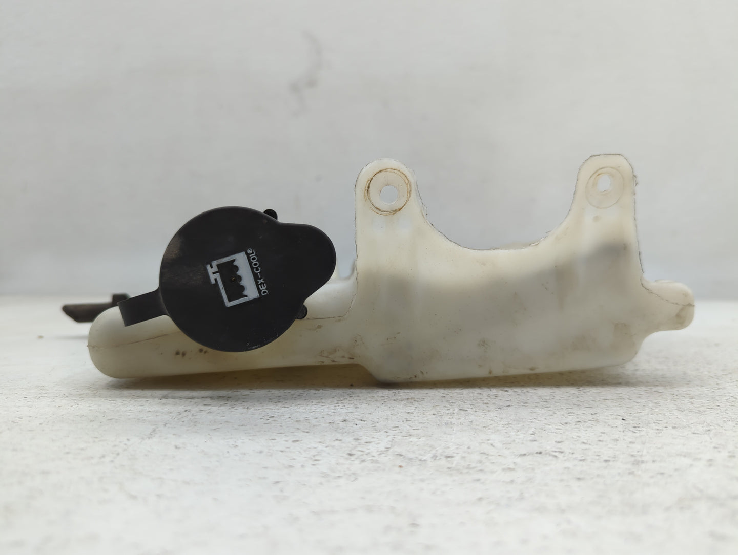 2001-2005 Buick Century Radiator Coolant Overflow Expansion Tank Bottle 702778 - Oemusedautoparts1.com