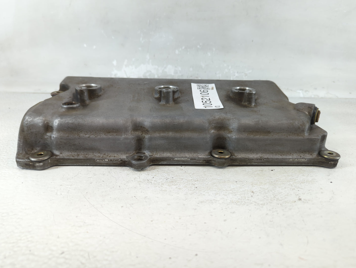 2002 Buick Lesabre Driver Left Cylinder Head Valve Cover Fits OEM Used Auto Parts - Oemusedautoparts1.com
