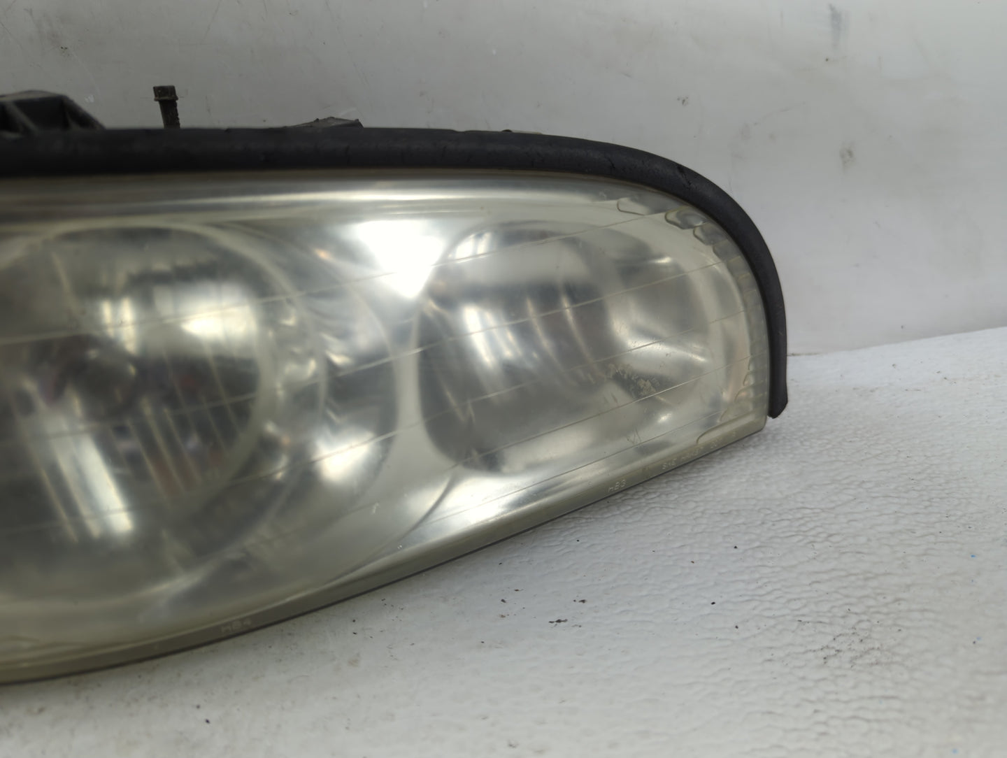 1997 Buick Park Avenue Passenger Right Oem Head Light Headlight Lamp - Oemusedautoparts1.com