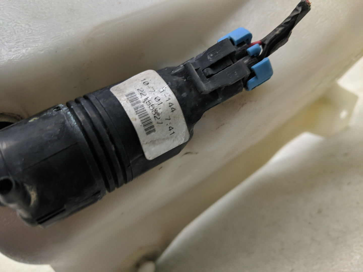 1997-2005 Buick Park Avenue Windshield Washer Fluid Reservoir Bottle Oem - Oemusedautoparts1.com