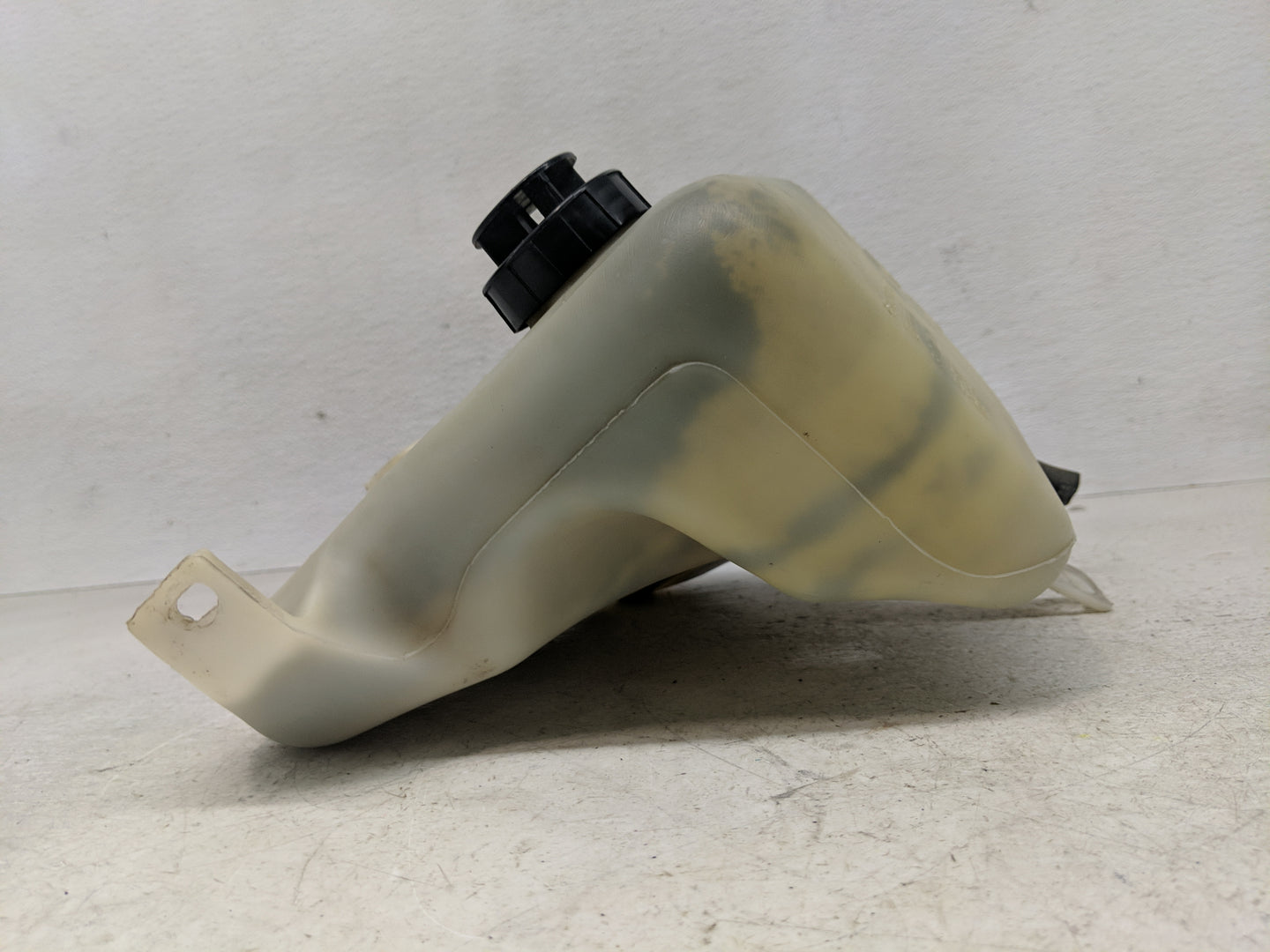 1997-2005 Buick Park Avenue Windshield Washer Fluid Reservoir Bottle Oem - Oemusedautoparts1.com