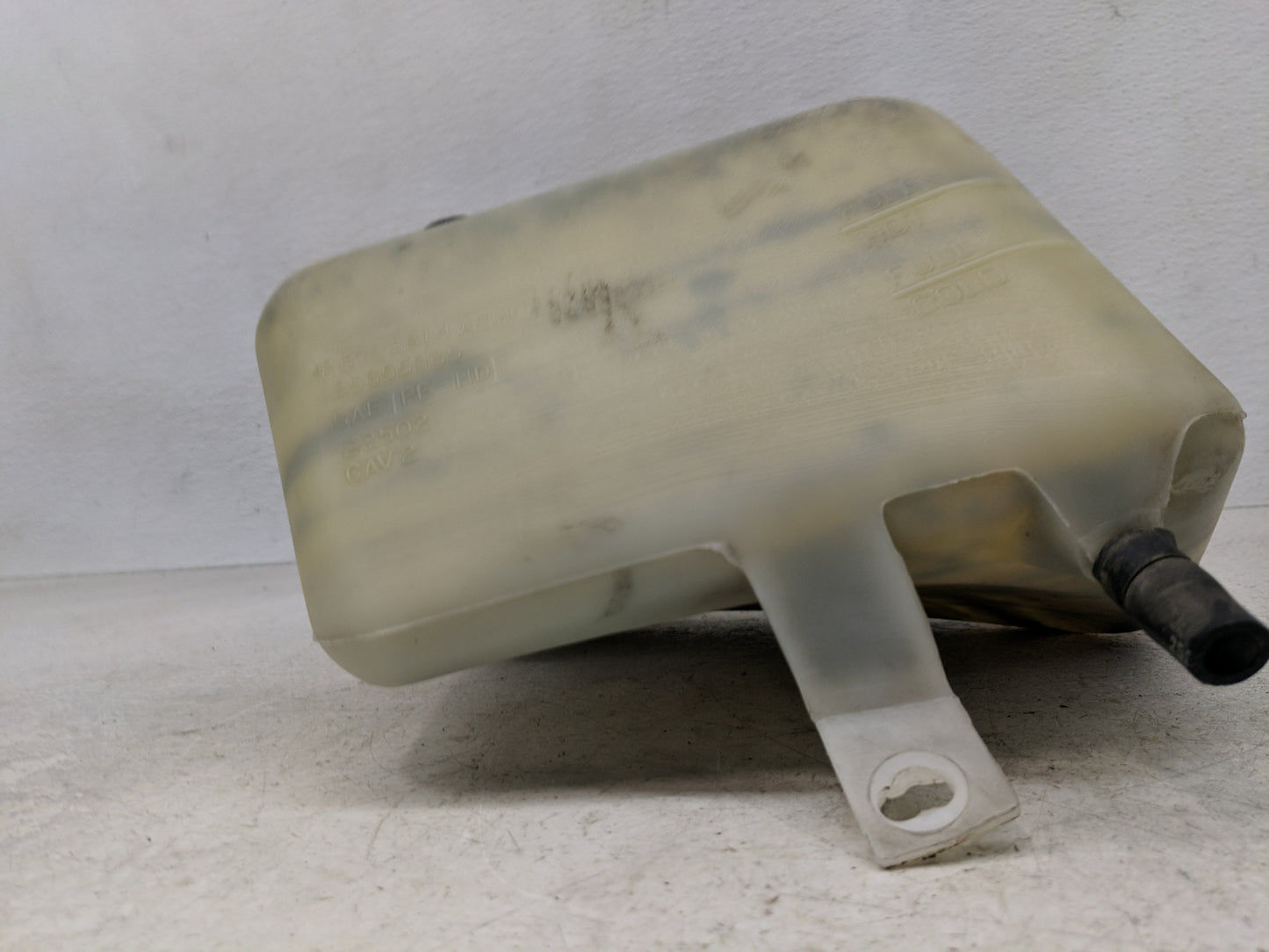 1997-2005 Buick Park Avenue Windshield Washer Fluid Reservoir Bottle Oem - Oemusedautoparts1.com