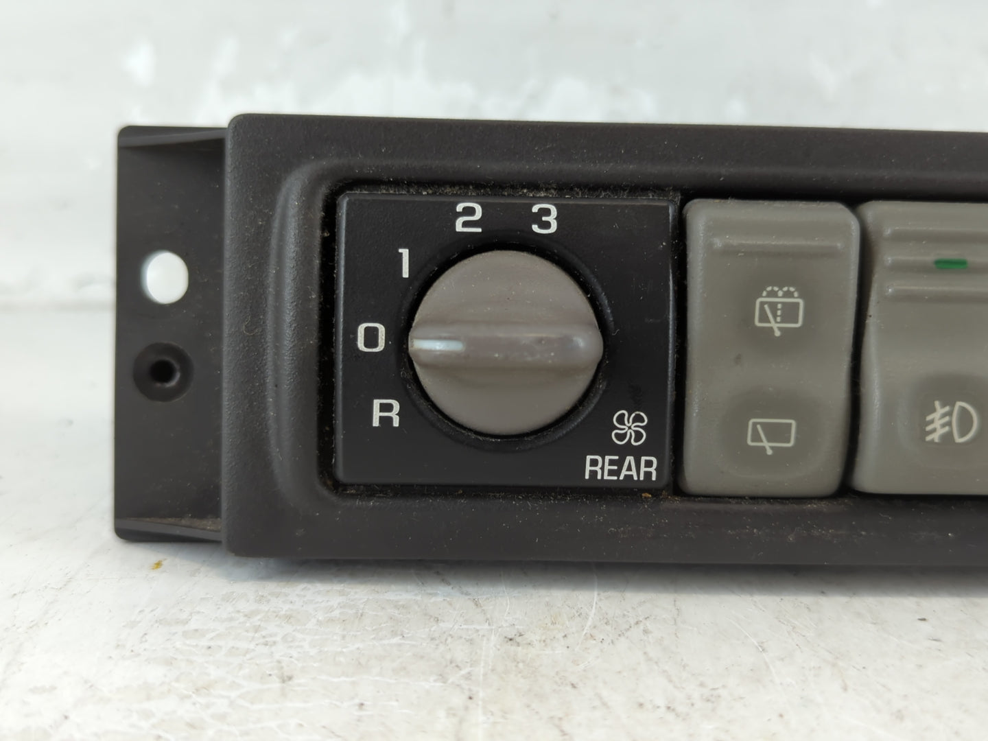 2002 Buick Rendezvous Window Wiper Endgate Release Switch - Oemusedautoparts1.com