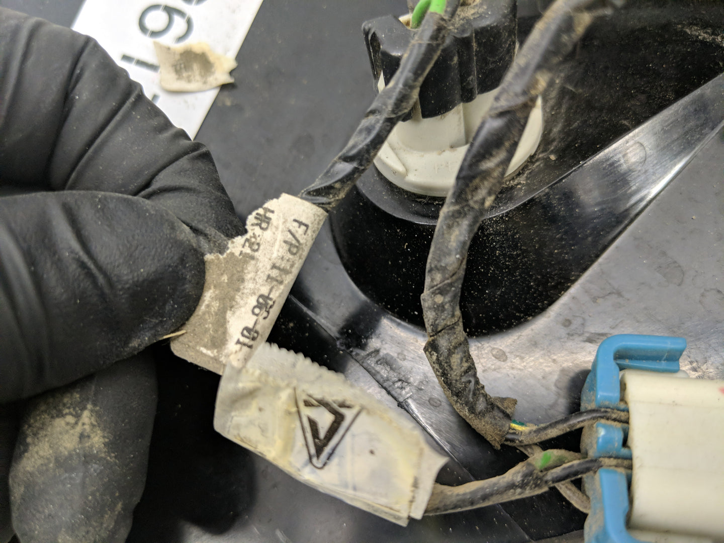 2002-2003 Buick Rendezvous Tail Light Assembly Passenger Right OEM Fits Fits 2002 2003 OEM Used Auto Parts - Oemusedautopart