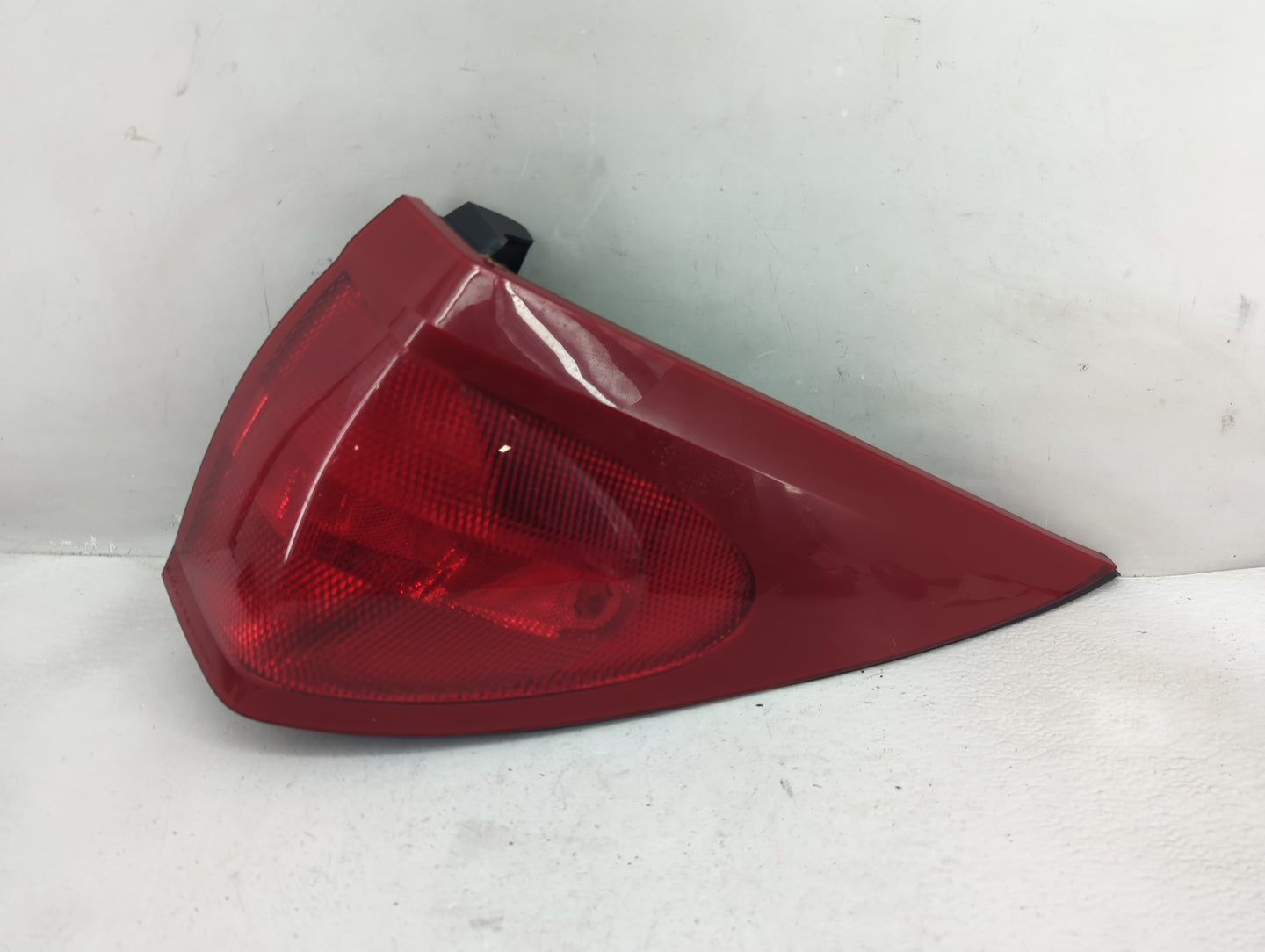2002-2003 Buick Rendezvous Tail Light Assembly Passenger Right OEM Fits Fits 2002 2003 OEM Used Auto Parts - Oemusedautopart