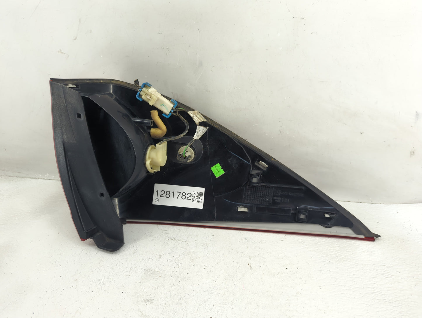 2002-2003 Buick Rendezvous Tail Light Assembly Passenger Right OEM Fits Fits 2002 2003 OEM Used Auto Parts - Oemusedautopart