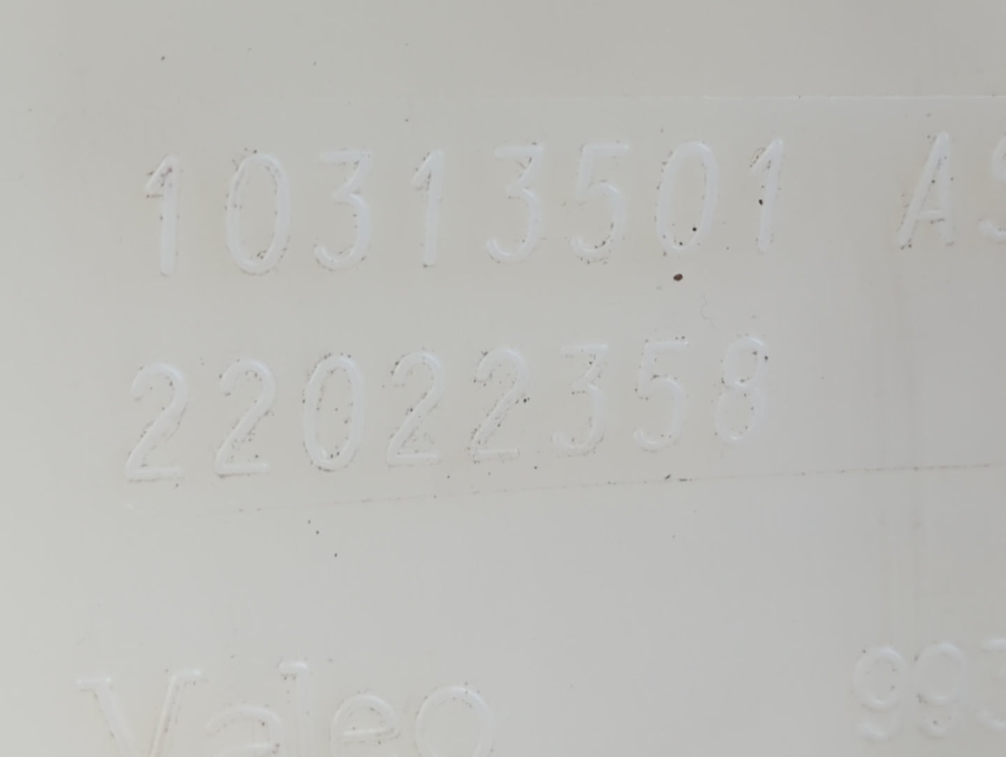 2002-2003 Buick Rendezvous Windshield Washer Fluid Reservoir Bottle Oem - Oemusedautoparts1.com