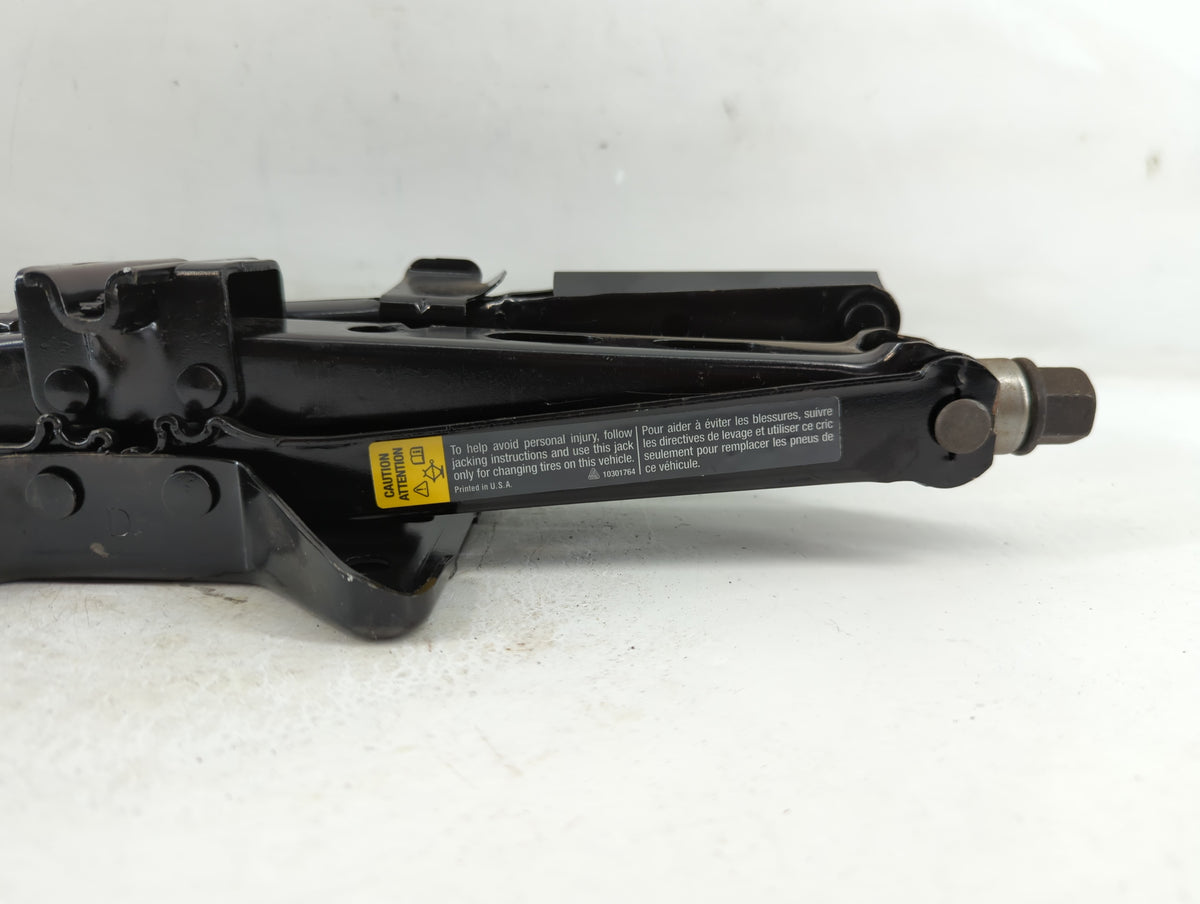 2002 Buick Rendezvous Spare Scissor Car Jack - Oemusedautoparts1.com