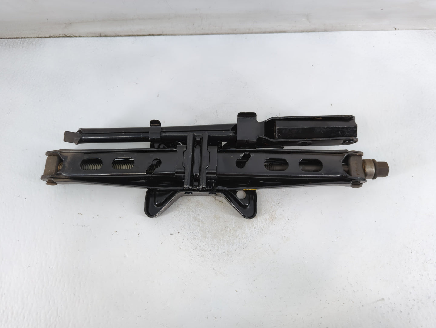 2002 Buick Rendezvous Spare Scissor Car Jack - Oemusedautoparts1.com
