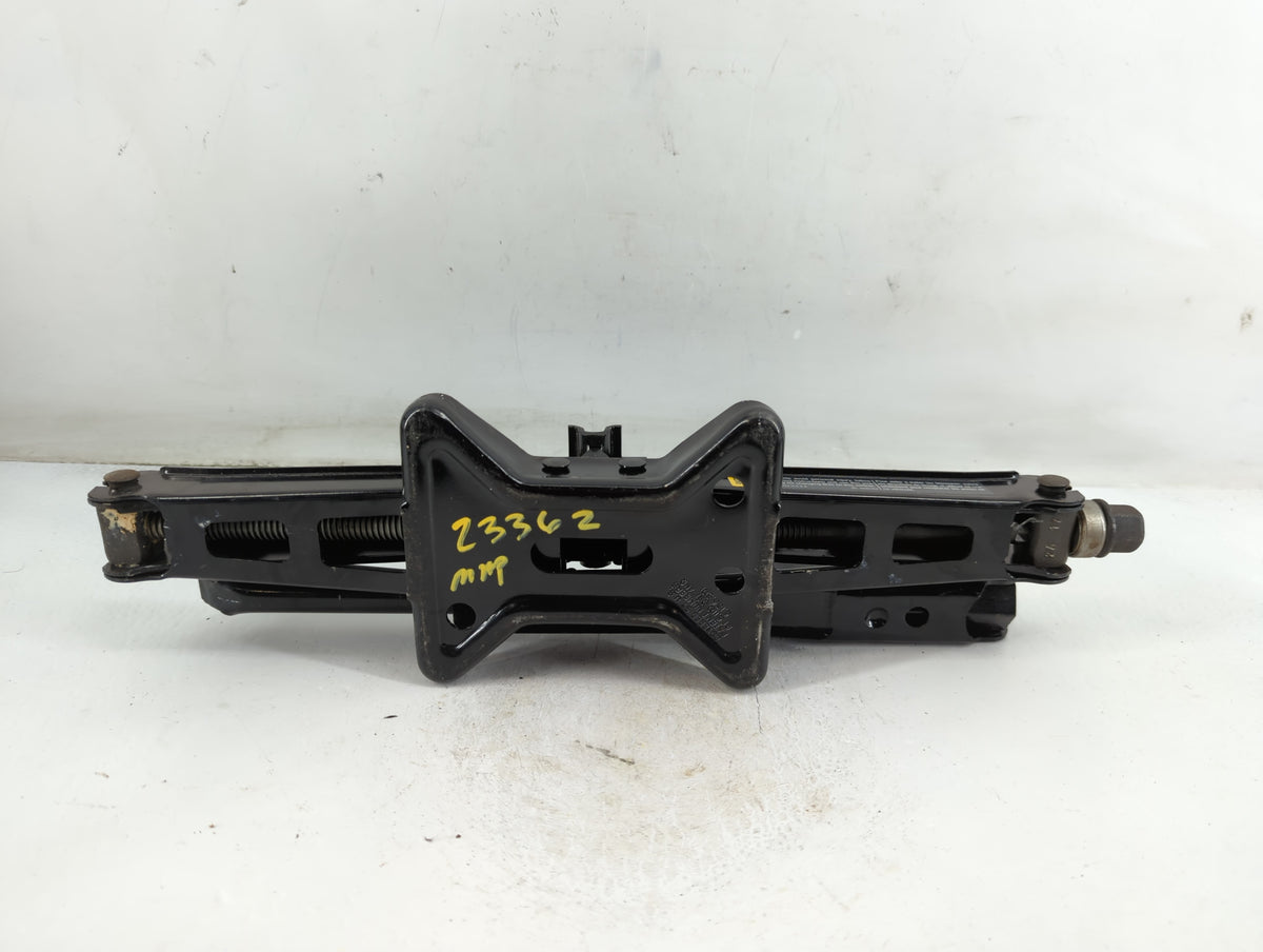 2002 Buick Rendezvous Spare Scissor Car Jack - Oemusedautoparts1.com