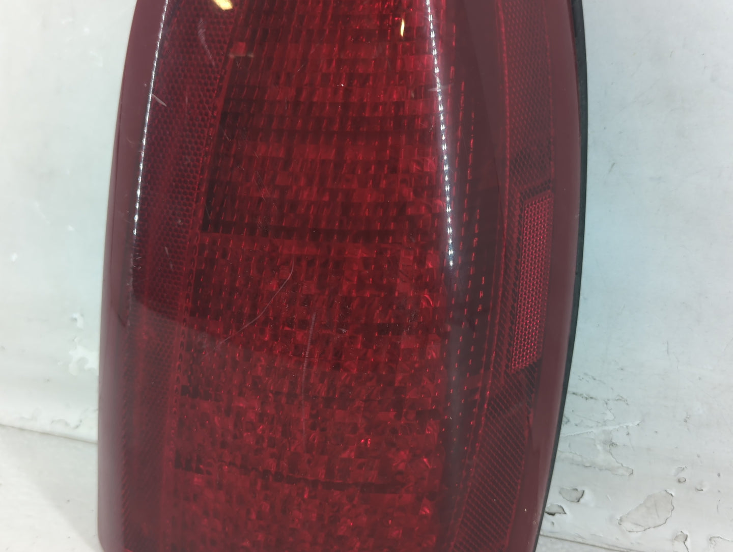 2000-2005 Cadillac Deville Tail Light Assembly Passenger Right OEM Fits Fits 2000 2001 2002 2003 2004 2005 OEM Used Auto Par