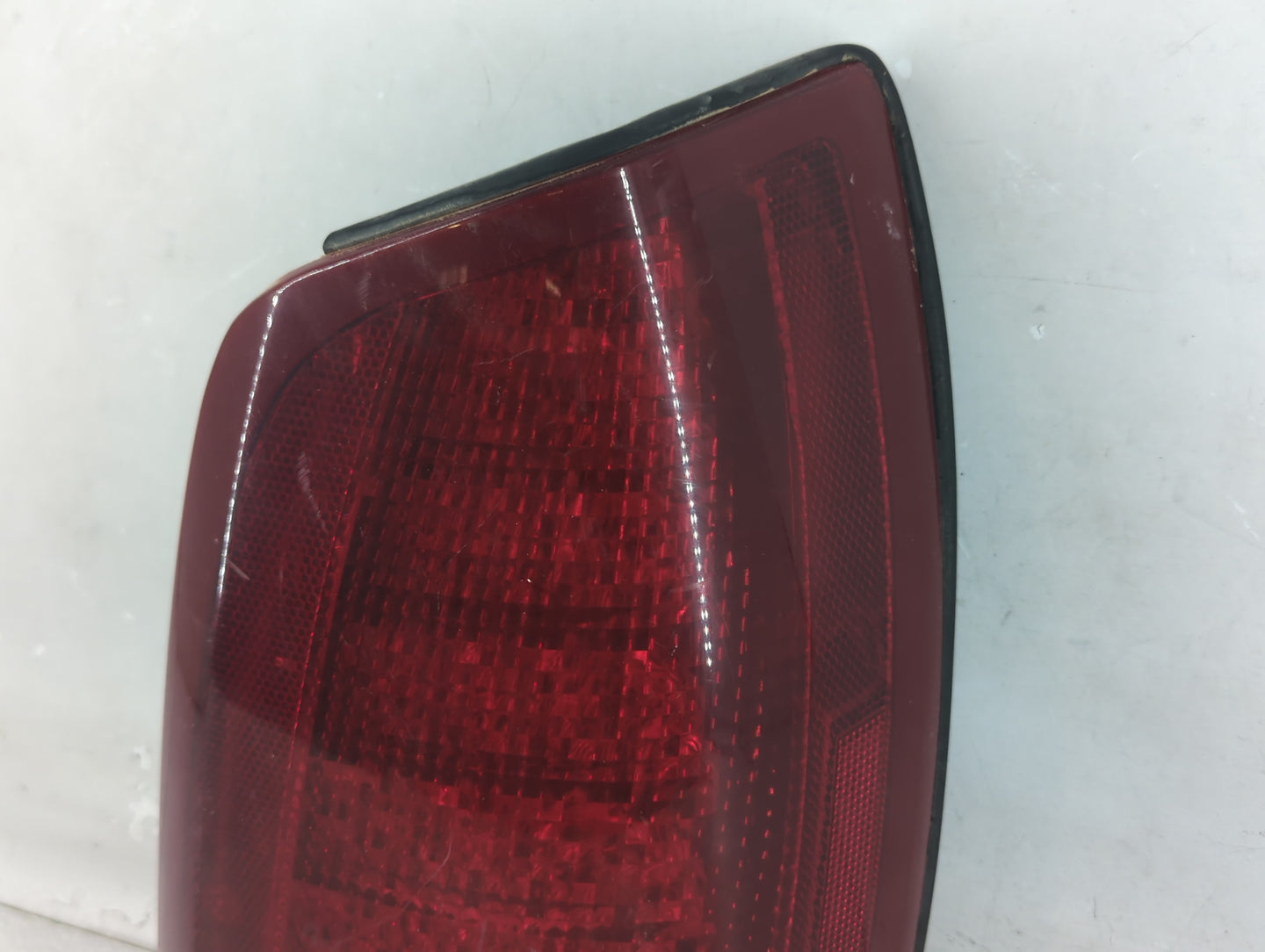2000-2005 Cadillac Deville Tail Light Assembly Passenger Right OEM Fits Fits 2000 2001 2002 2003 2004 2005 OEM Used Auto Par