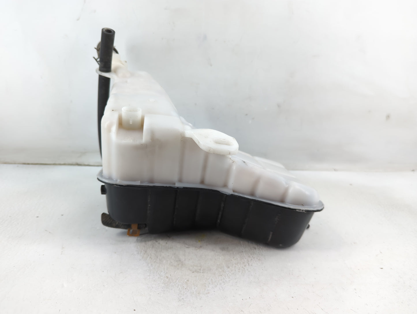 2000-2005 Cadillac Deville Windshield Washer Fluid Reservoir Bottle Oem - Oemusedautoparts1.com