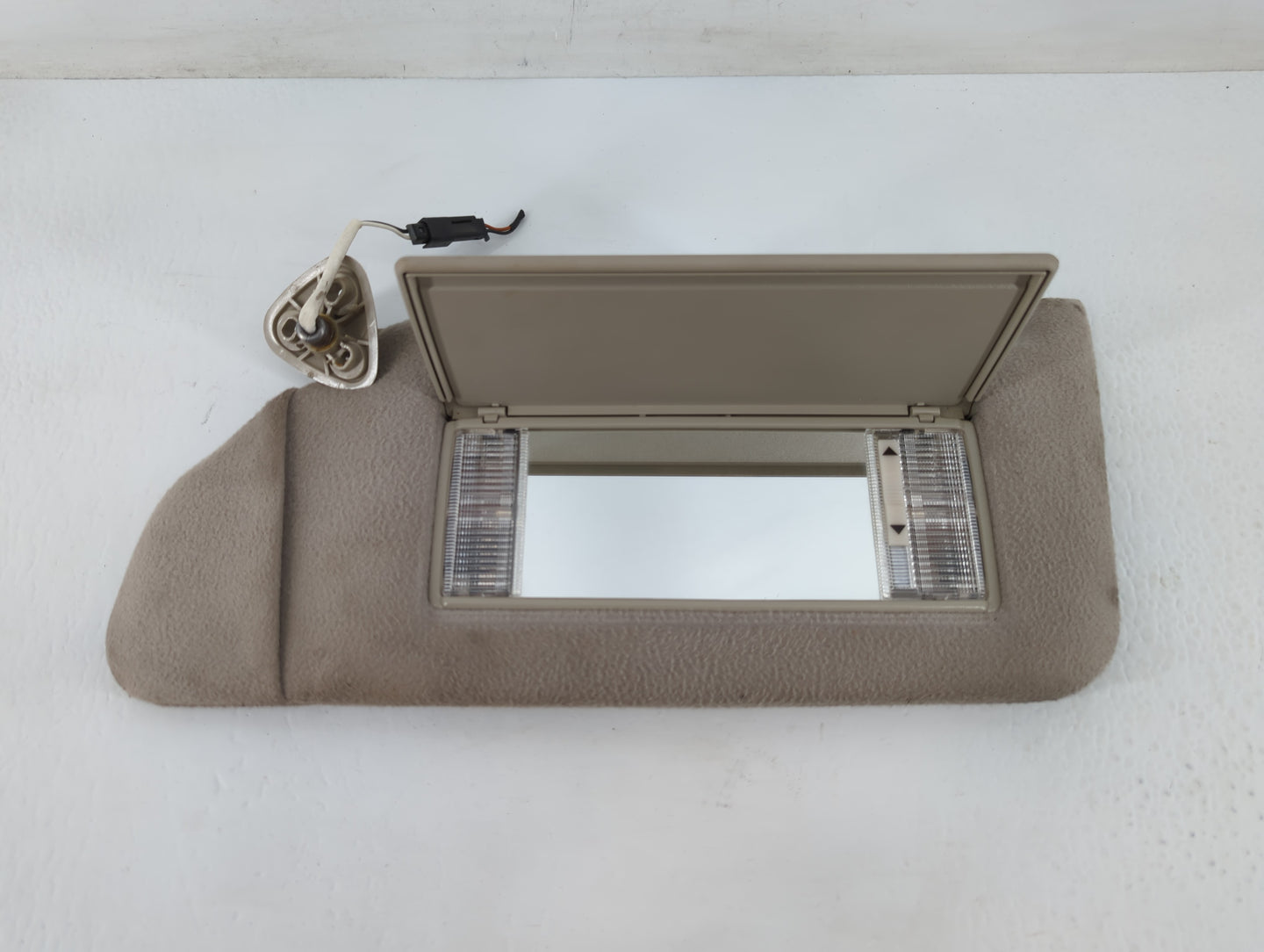 2000-2002 Cadillac Eldorado Sun Visor Shade Replacement Driver Left Mirror Fits Fits 2000 2001 2002 OEM Used Auto Parts - Oe