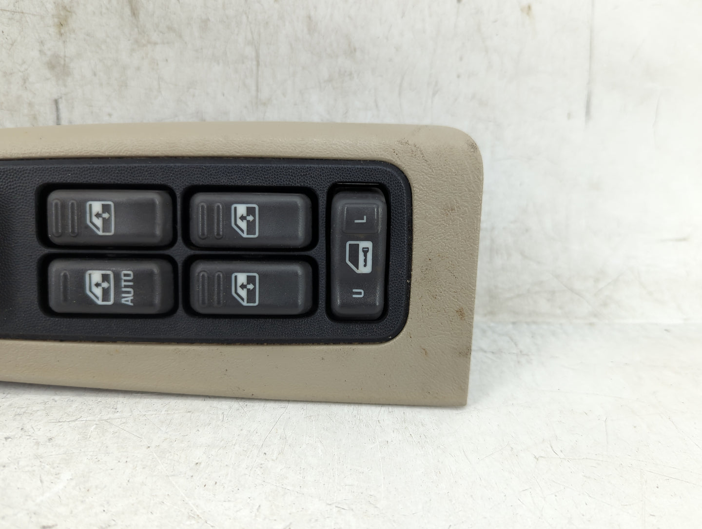 2002 Cadillac Escalade Master Power Window Switch Replacement Driver Side Left Fits Fits 2000 2001 OEM Used Auto Parts - Oem
