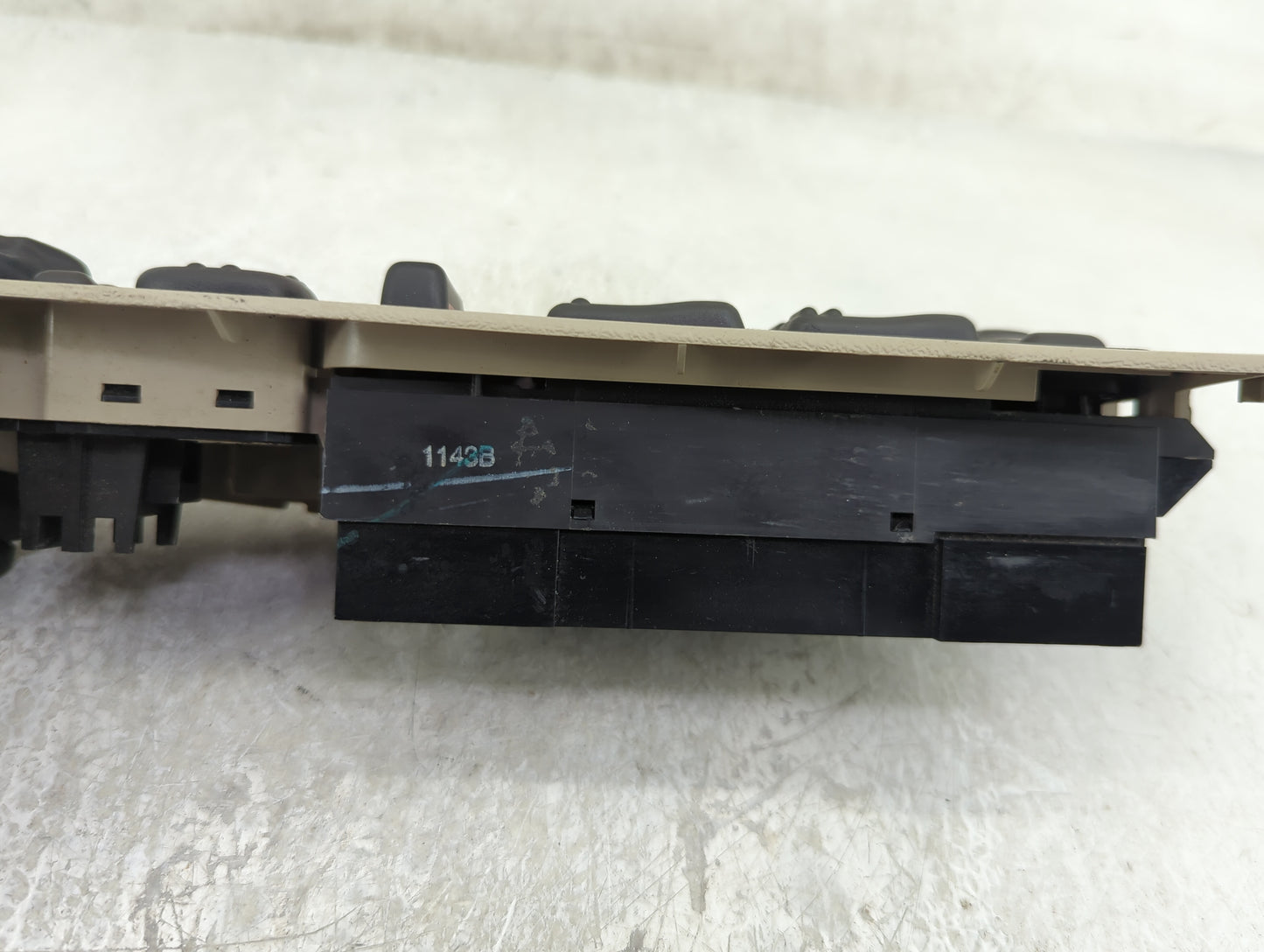 2002 Cadillac Escalade Master Power Window Switch Replacement Driver Side Left Fits Fits 2000 2001 OEM Used Auto Parts - Oem