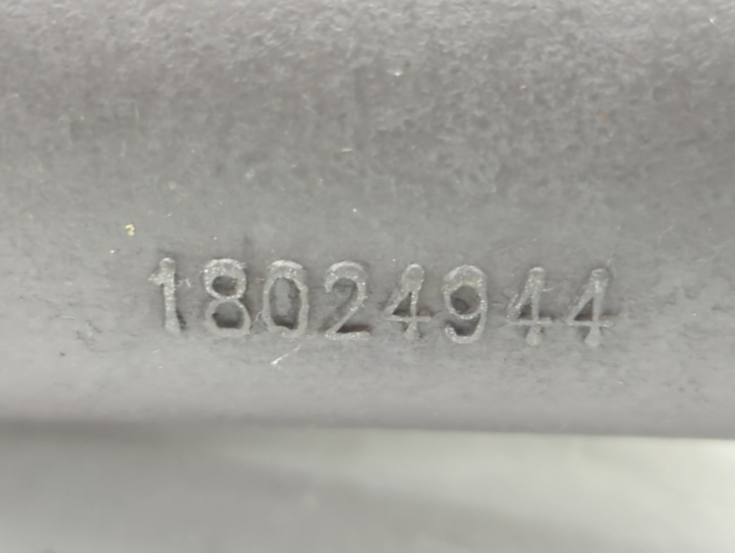 2002-2002 Cadillac Escalade Brake Master Cylinder - Oemusedautoparts1.com