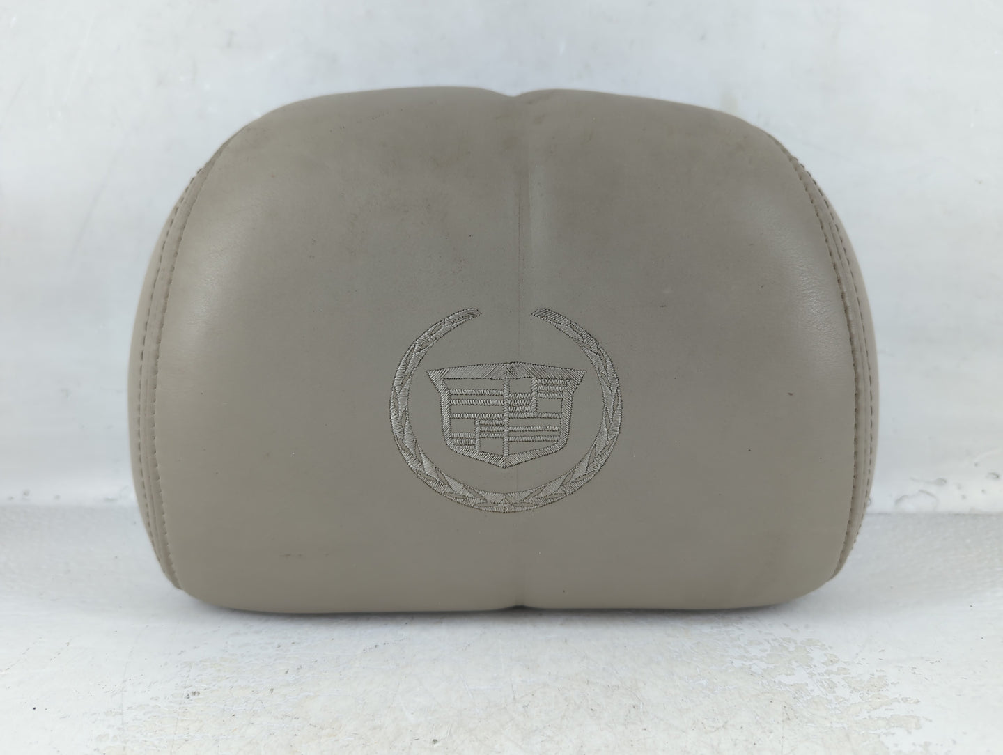 2002 Cadillac Escalade Headrest Head Rest Rear Center Seat Fits OEM Used Auto Parts - Oemusedautoparts1.com