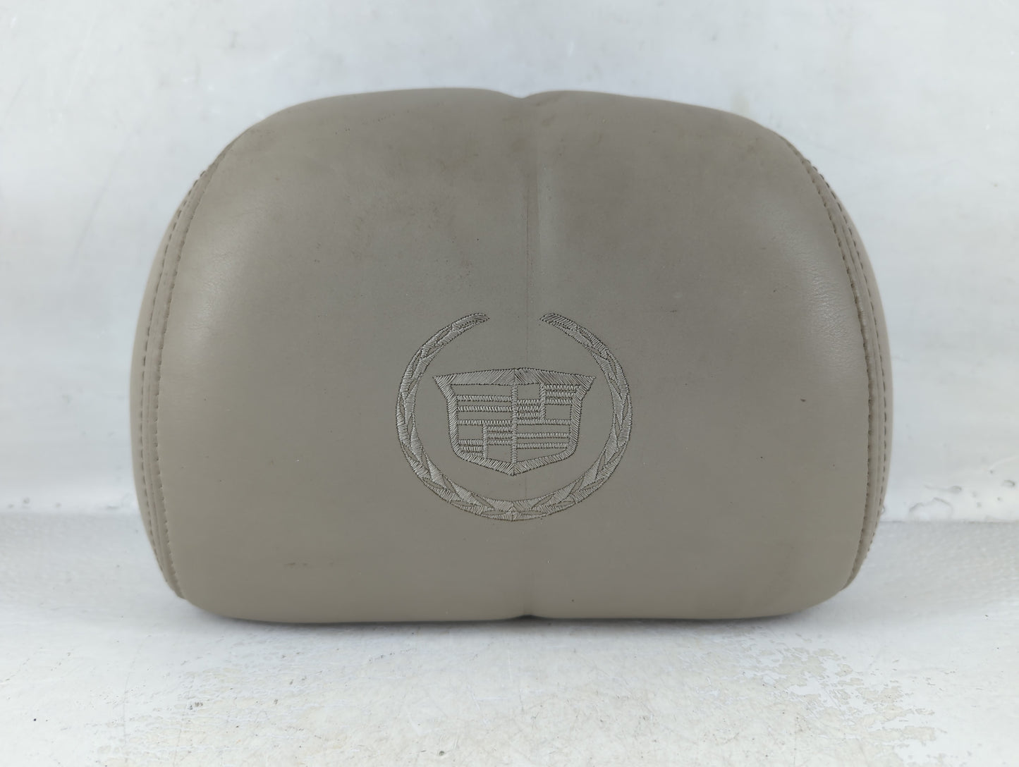 2002 Cadillac Escalade Headrest Head Rest Rear Center Seat Fits OEM Used Auto Parts - Oemusedautoparts1.com