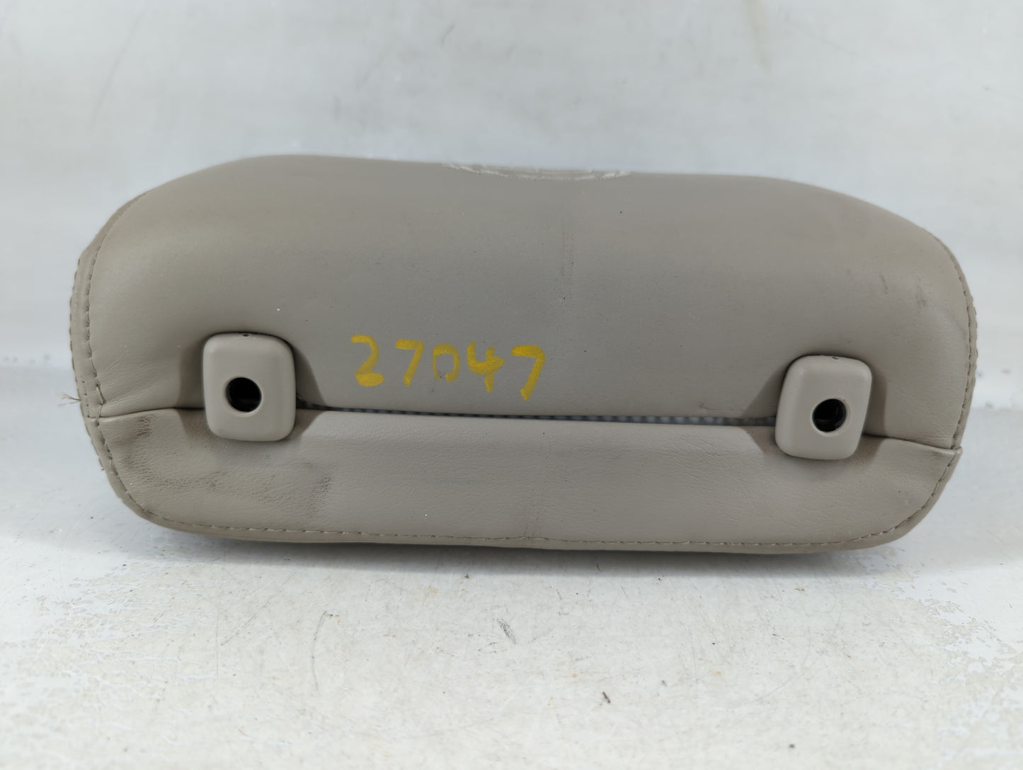 2002 Cadillac Escalade Headrest Head Rest Rear Center Seat Fits OEM Used Auto Parts - Oemusedautoparts1.com