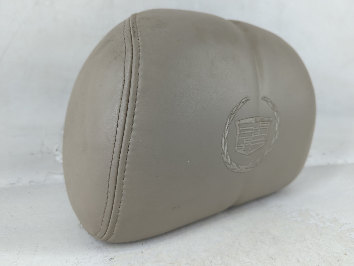 2002 Cadillac Escalade Headrest Head Rest Rear Center Seat Fits OEM Used Auto Parts - Oemusedautoparts1.com
