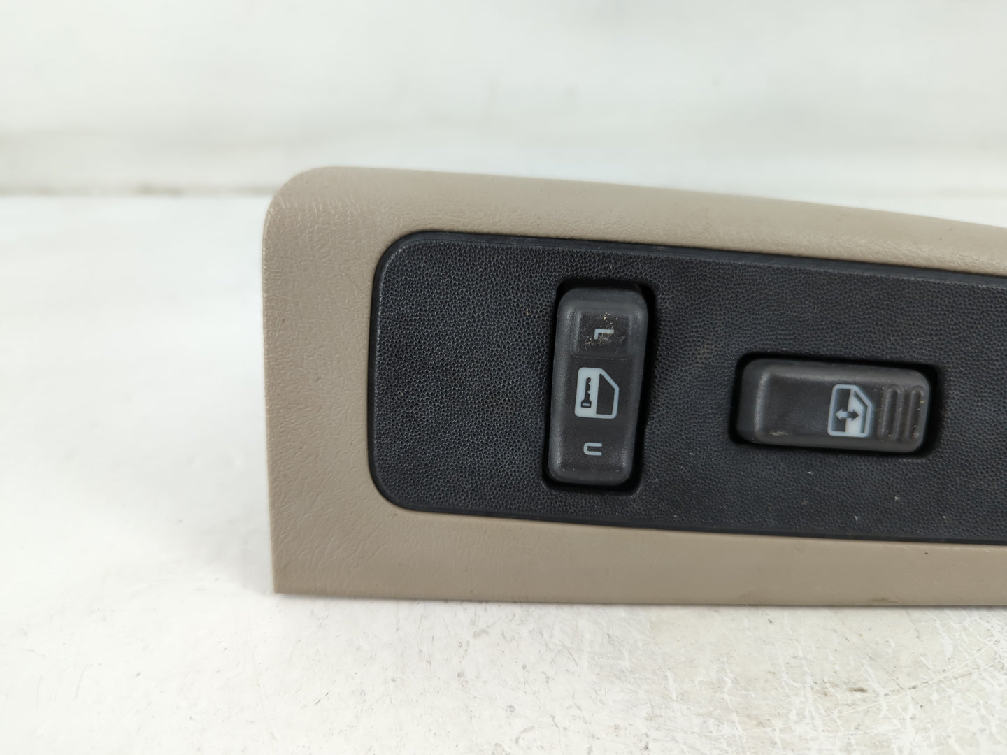 2002 Cadillac Escalade Passenger Right Power Window Switch - Oemusedautoparts1.com