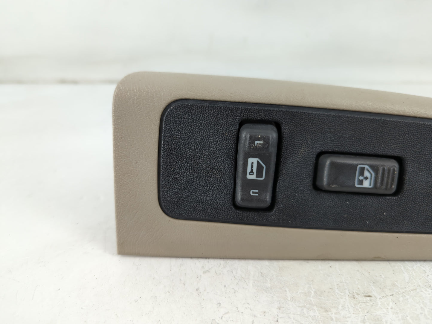 2002 Cadillac Escalade Passenger Right Power Window Switch - Oemusedautoparts1.com