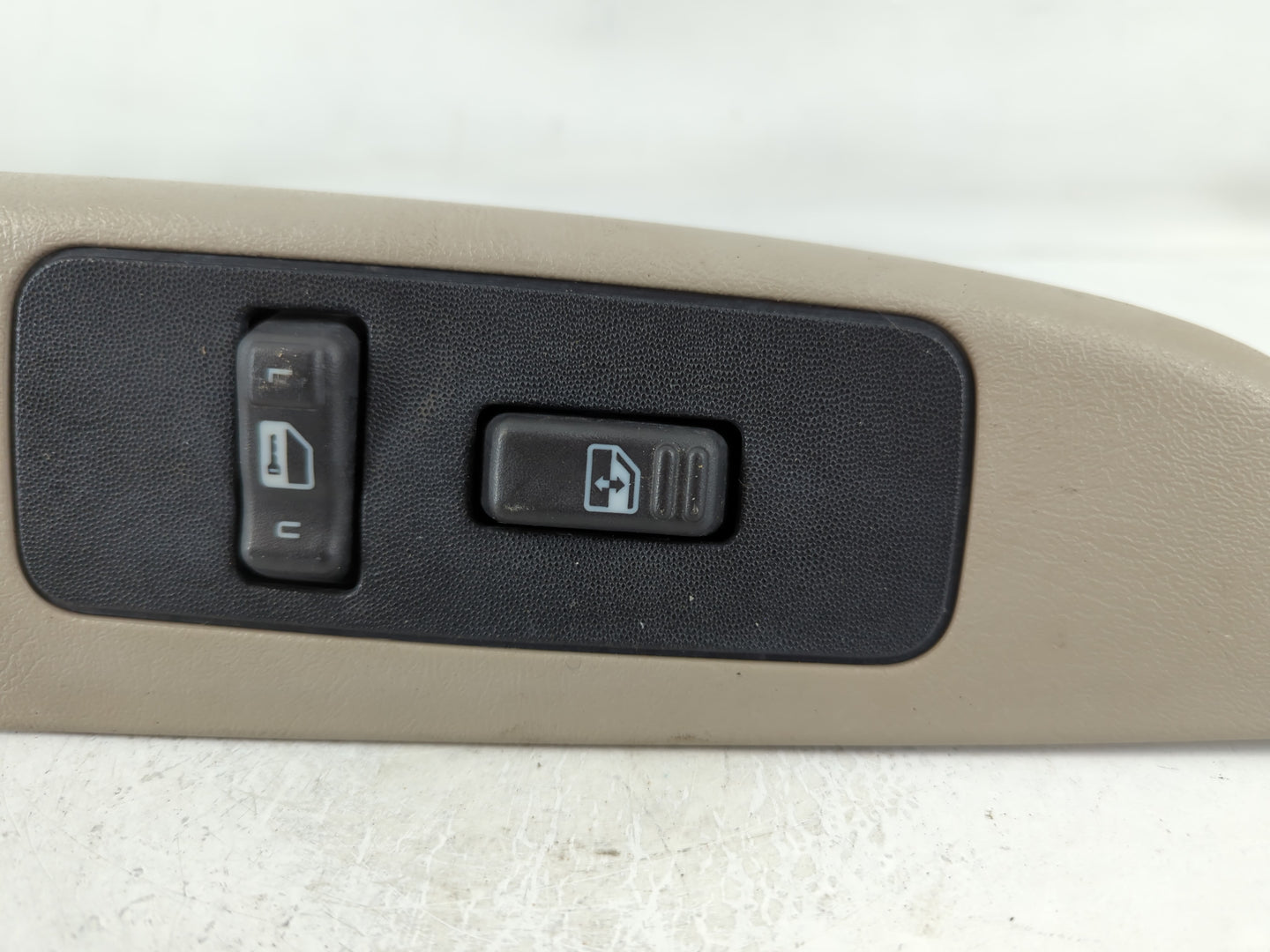 2002 Cadillac Escalade Passenger Right Power Window Switch - Oemusedautoparts1.com
