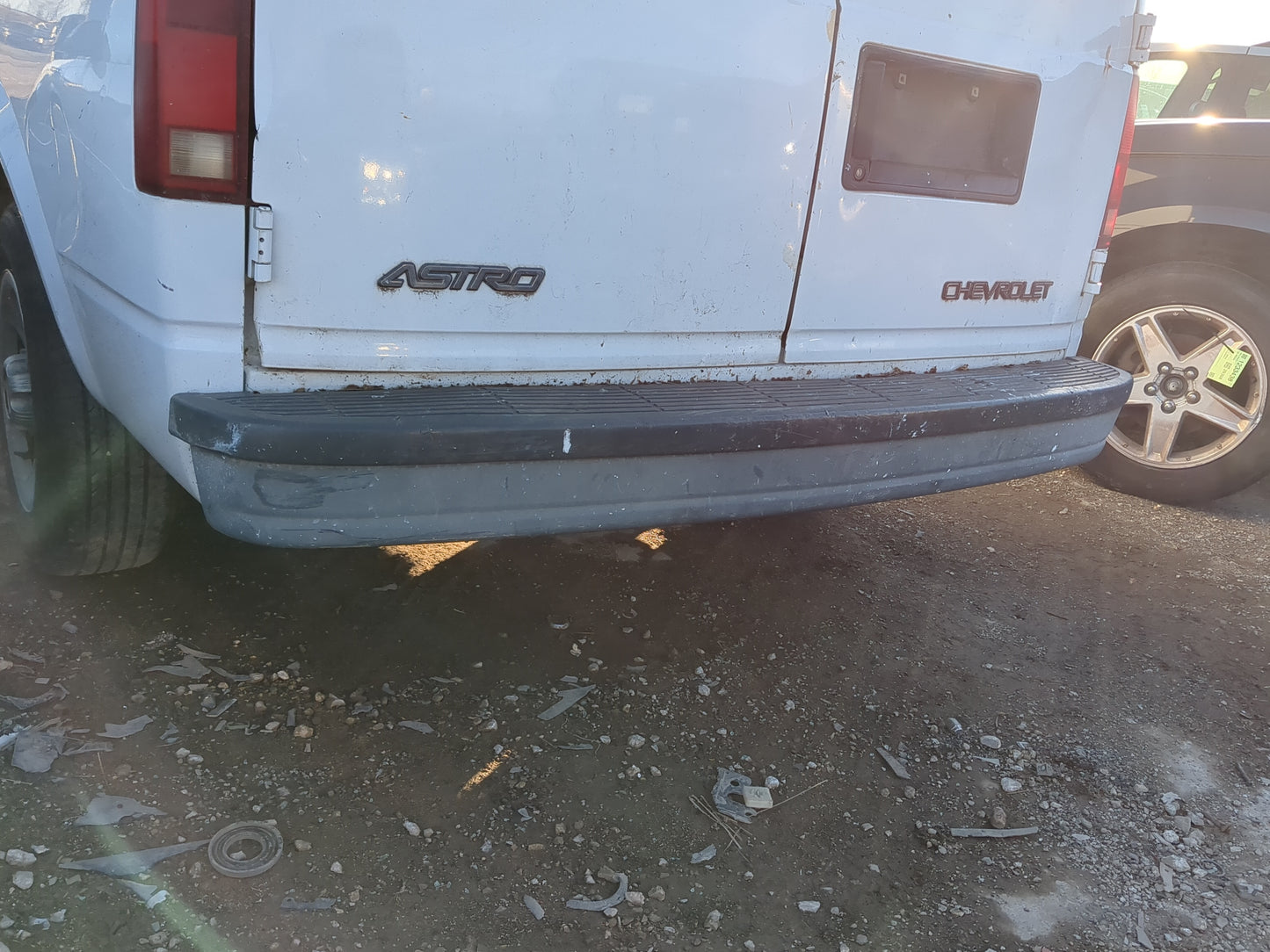 1995-2005 Chevrolet Astro Rear Bumper Assembly Oem - Oemusedautoparts1.com