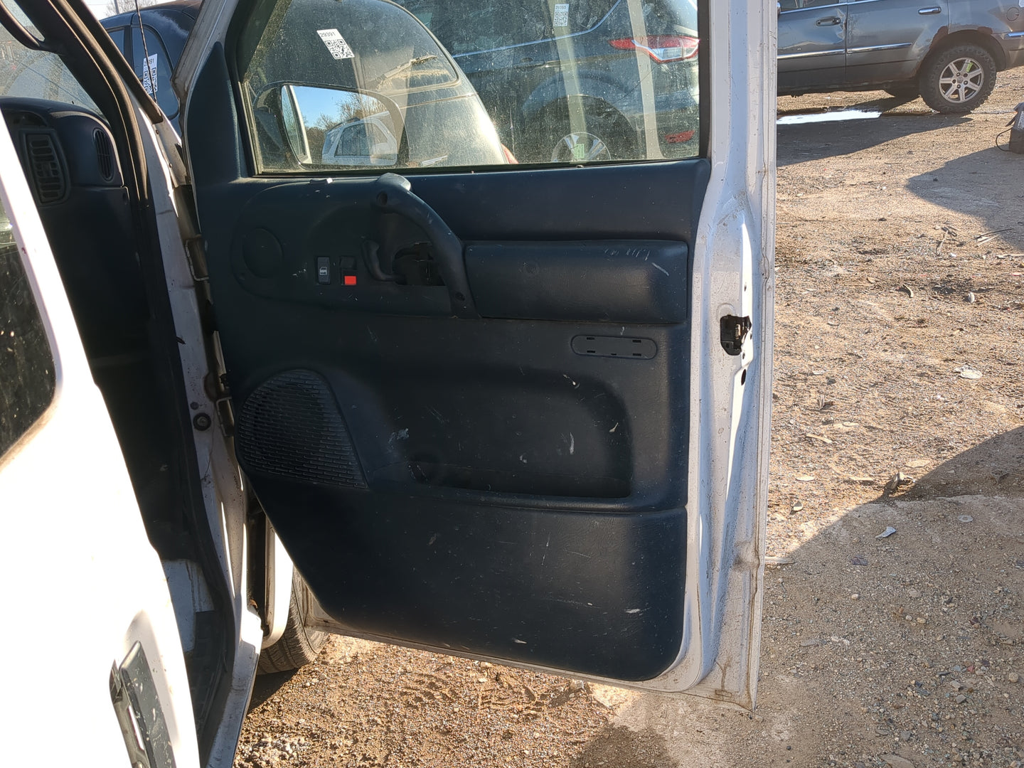 2002 Chevrolet Astro Front Right Passenger Interior Door Panel Trim - Oemusedautoparts1.com