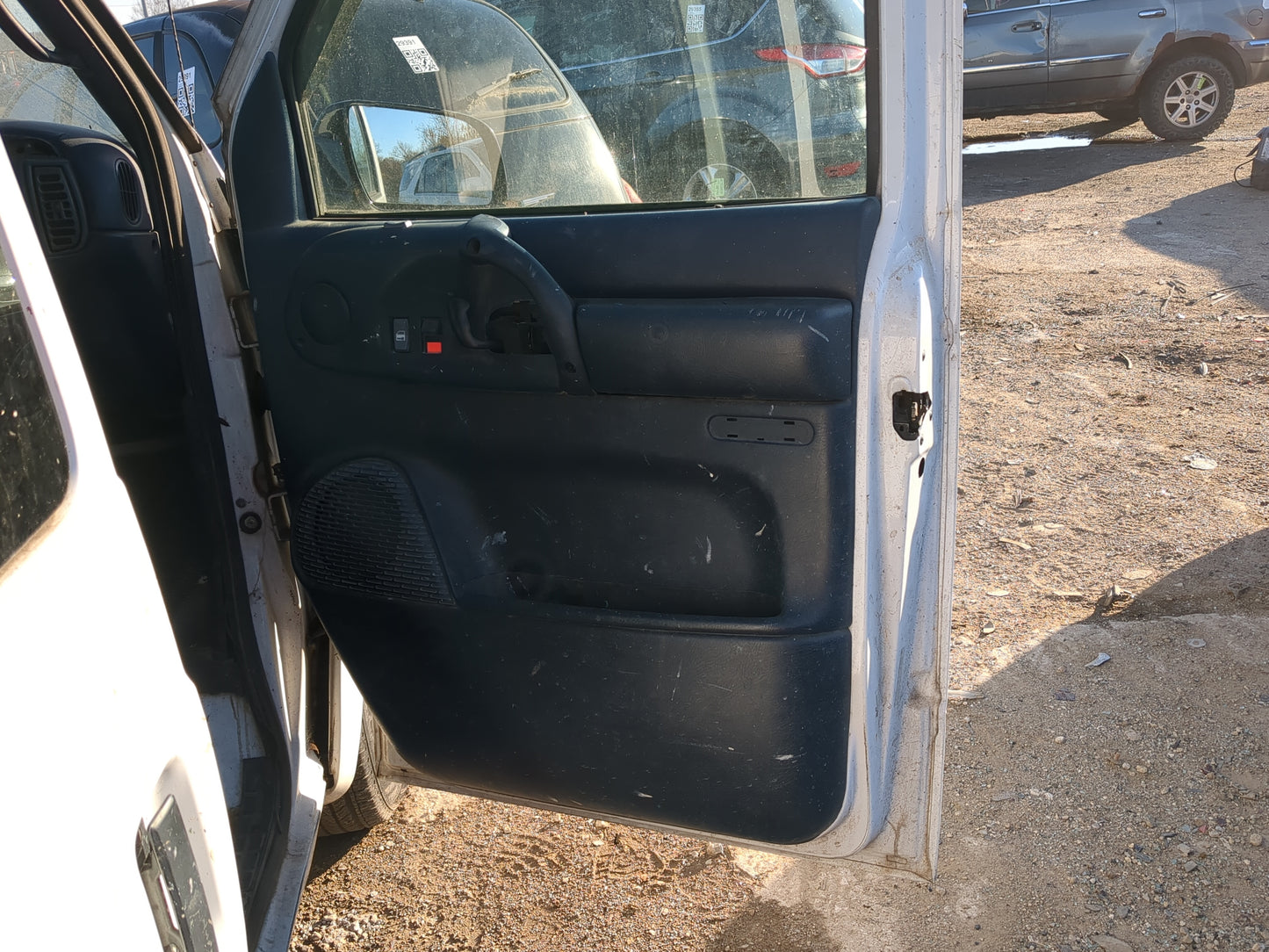 2002 Chevrolet Astro Front Right Passenger Interior Door Panel Trim - Oemusedautoparts1.com
