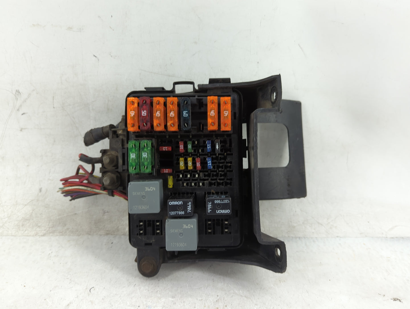 2000-2005 Chevrolet Astro Fusebox Fuse Box Panel Relay Module Fits Fits 2000 2001 2002 2003 2004 2005 OEM Used Auto Parts - 