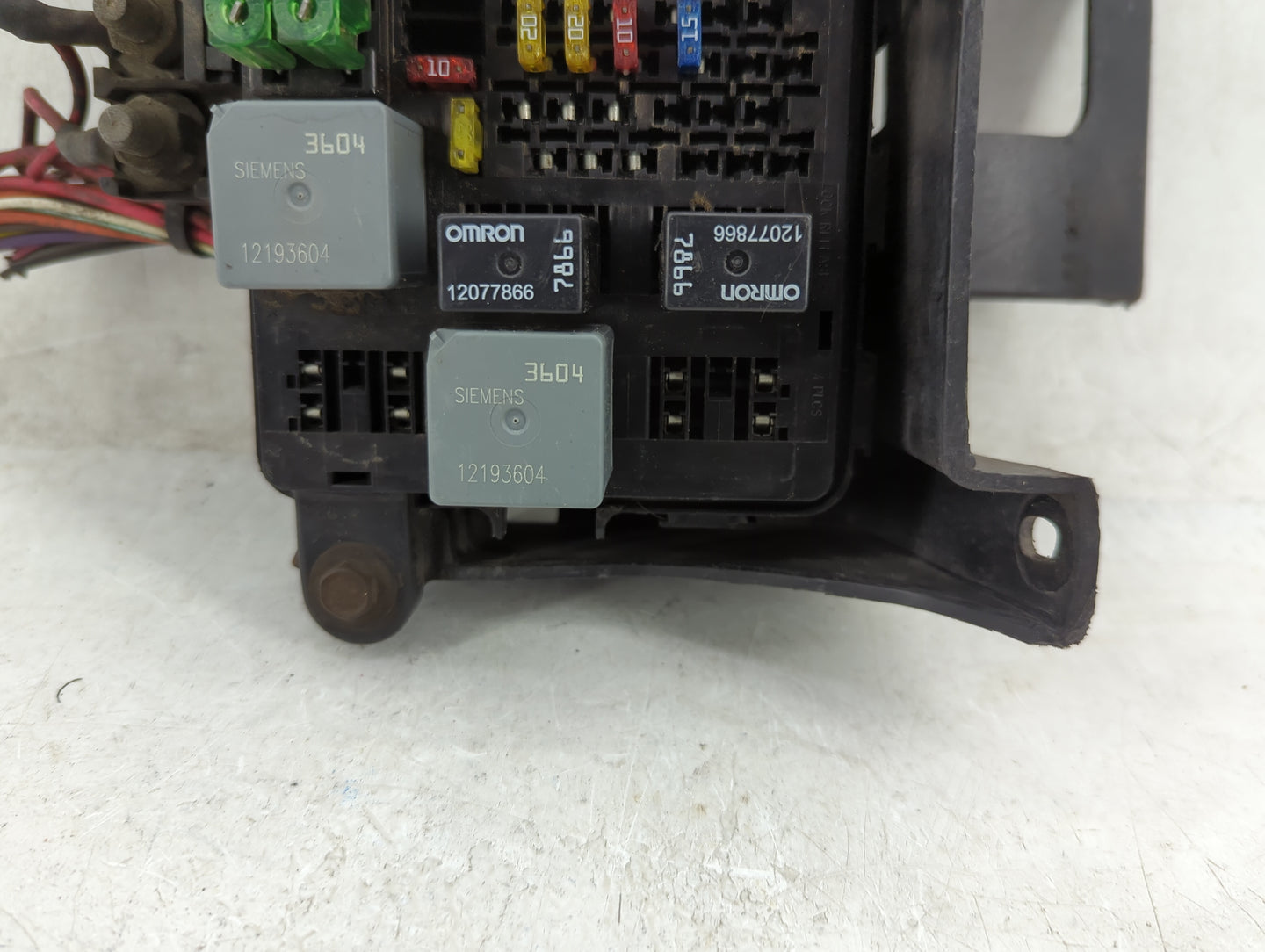 2000-2005 Chevrolet Astro Fusebox Fuse Box Panel Relay Module Fits Fits 2000 2001 2002 2003 2004 2005 OEM Used Auto Parts - 