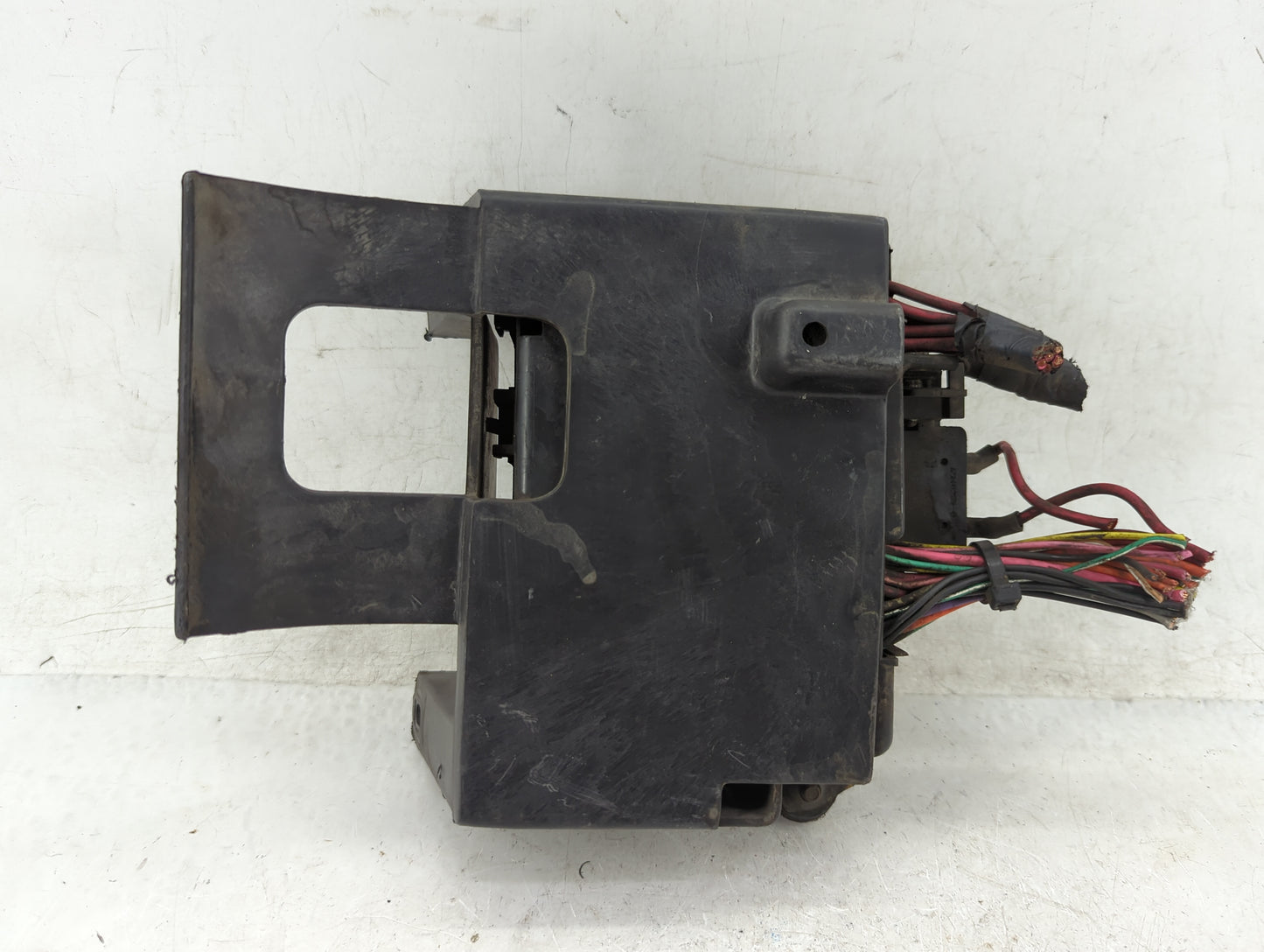 2000-2005 Chevrolet Astro Fusebox Fuse Box Panel Relay Module Fits Fits 2000 2001 2002 2003 2004 2005 OEM Used Auto Parts - 