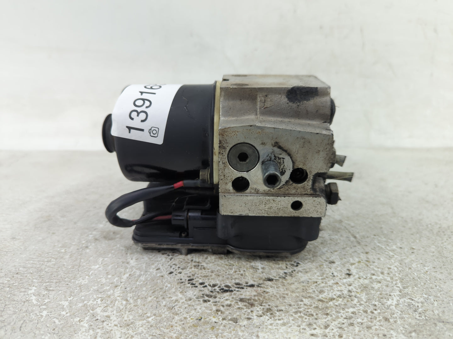 2000-2005 Chevrolet Astro ABS Pump Control Module Replacement Fits Fits 2000 2001 2002 2003 2004 2005 OEM Used Auto Parts - 
