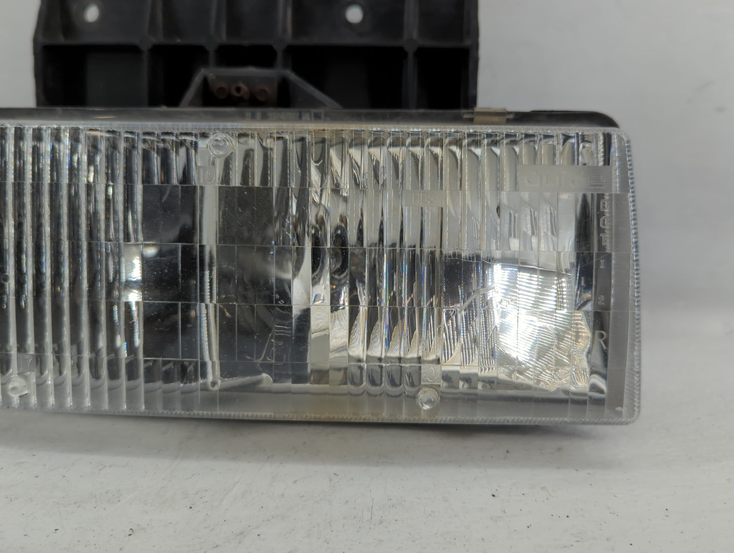 1995-2005 Chevrolet Astro Passenger Right Oem Head Light Headlight Lamp - Oemusedautoparts1.com