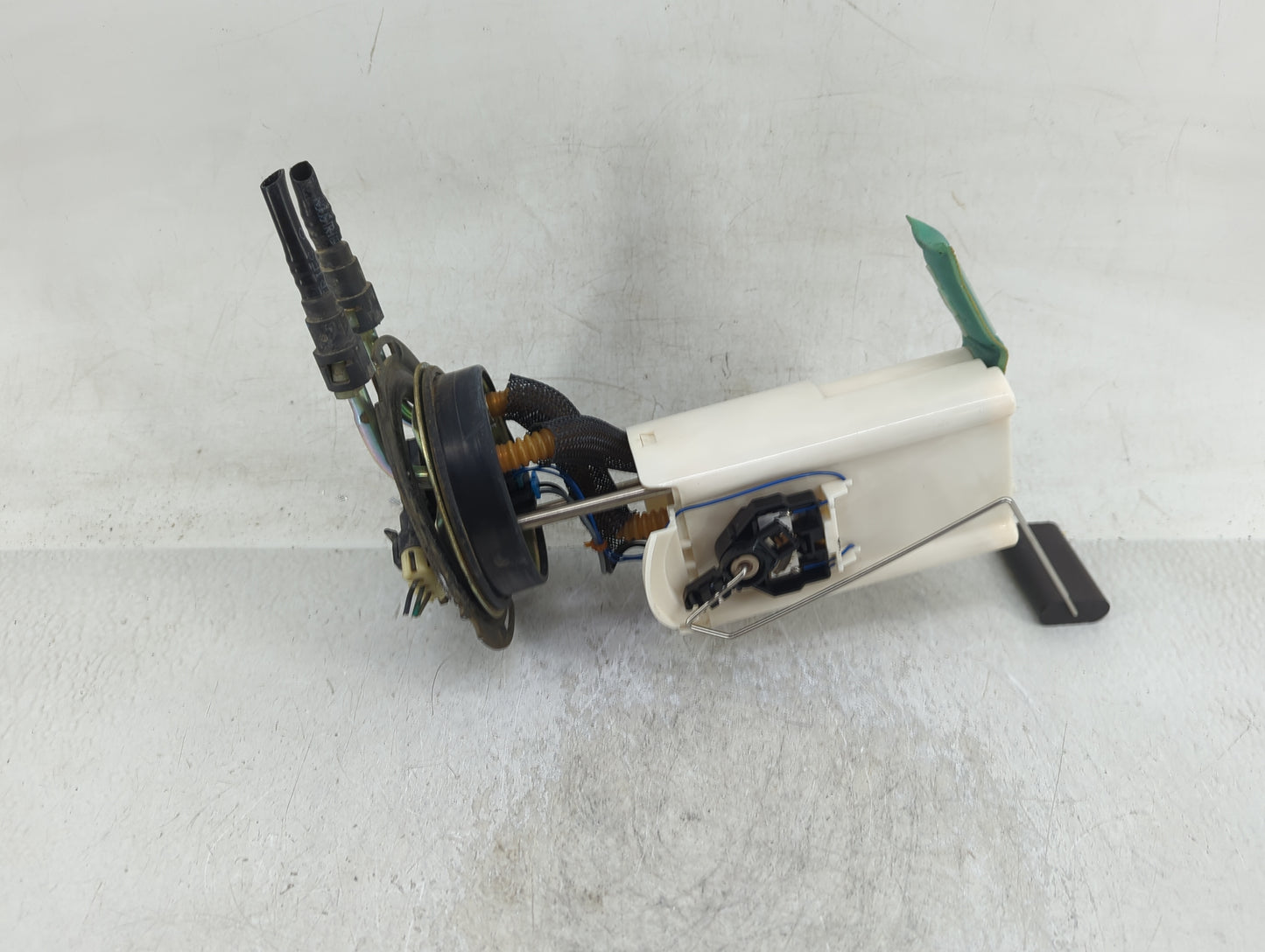 2002-2003 Chevrolet Avalanche 1500 Electrical Gas Fuel Pump Assembly - Oemusedautoparts1.com